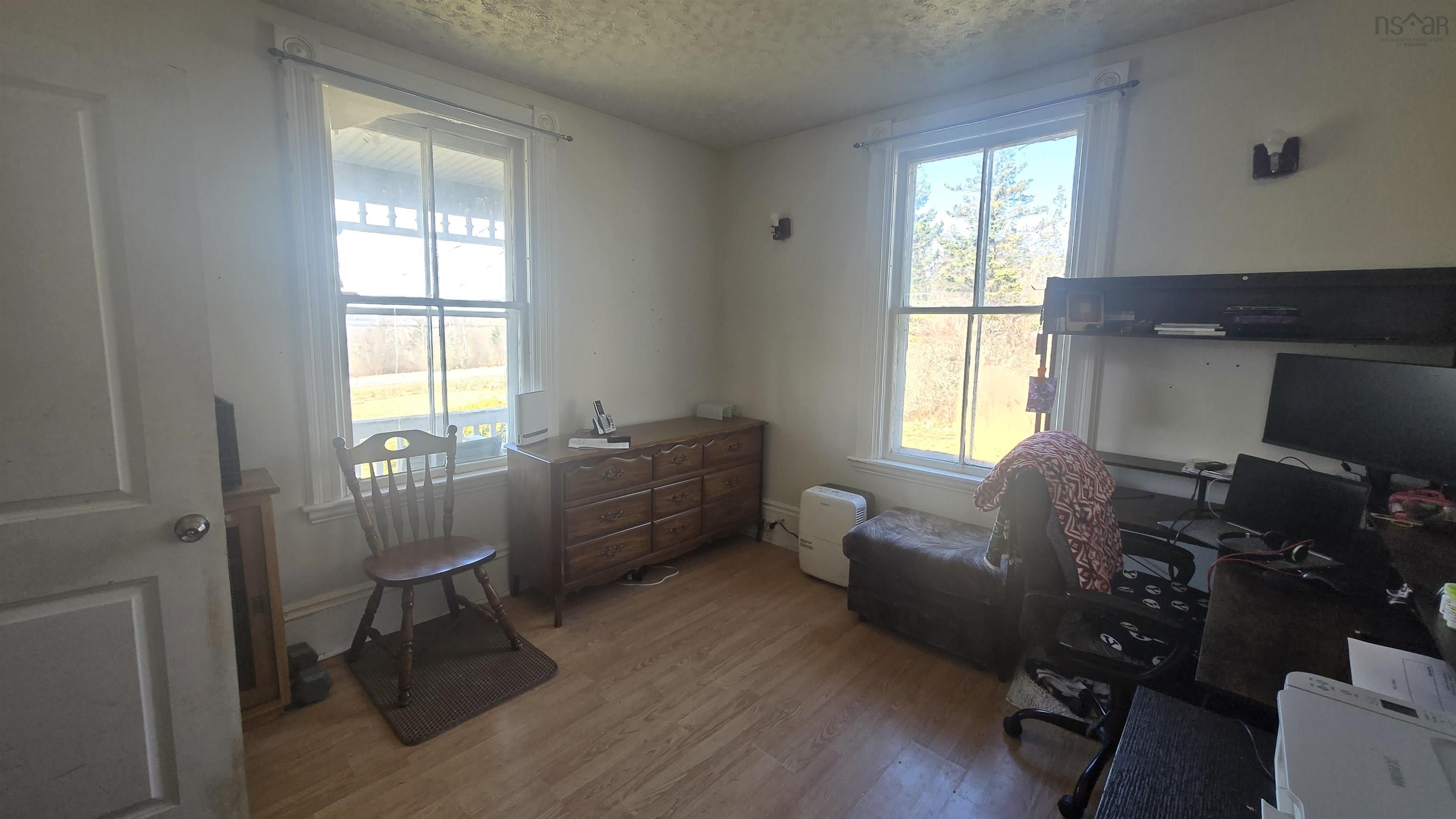 $274,900.00: 8094 Highway 101, Barton