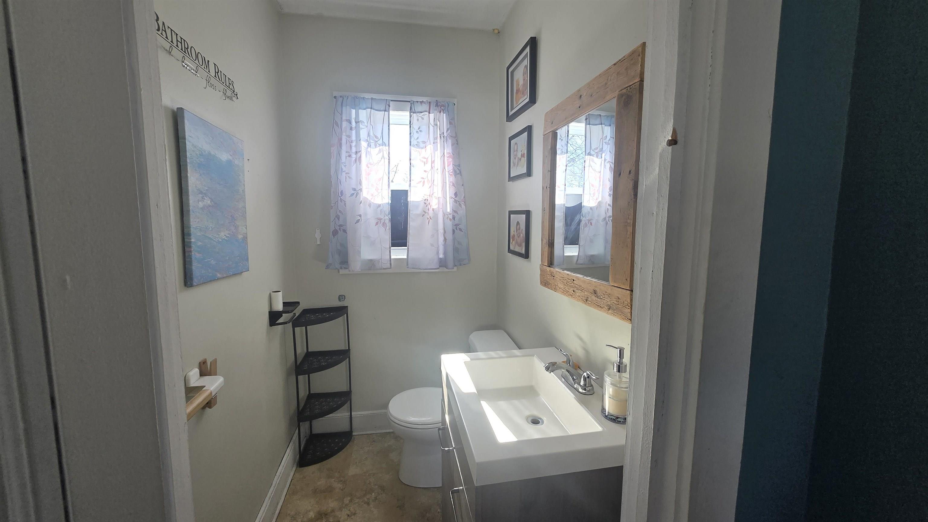 $274,900.00: 8094 Highway 101, Barton