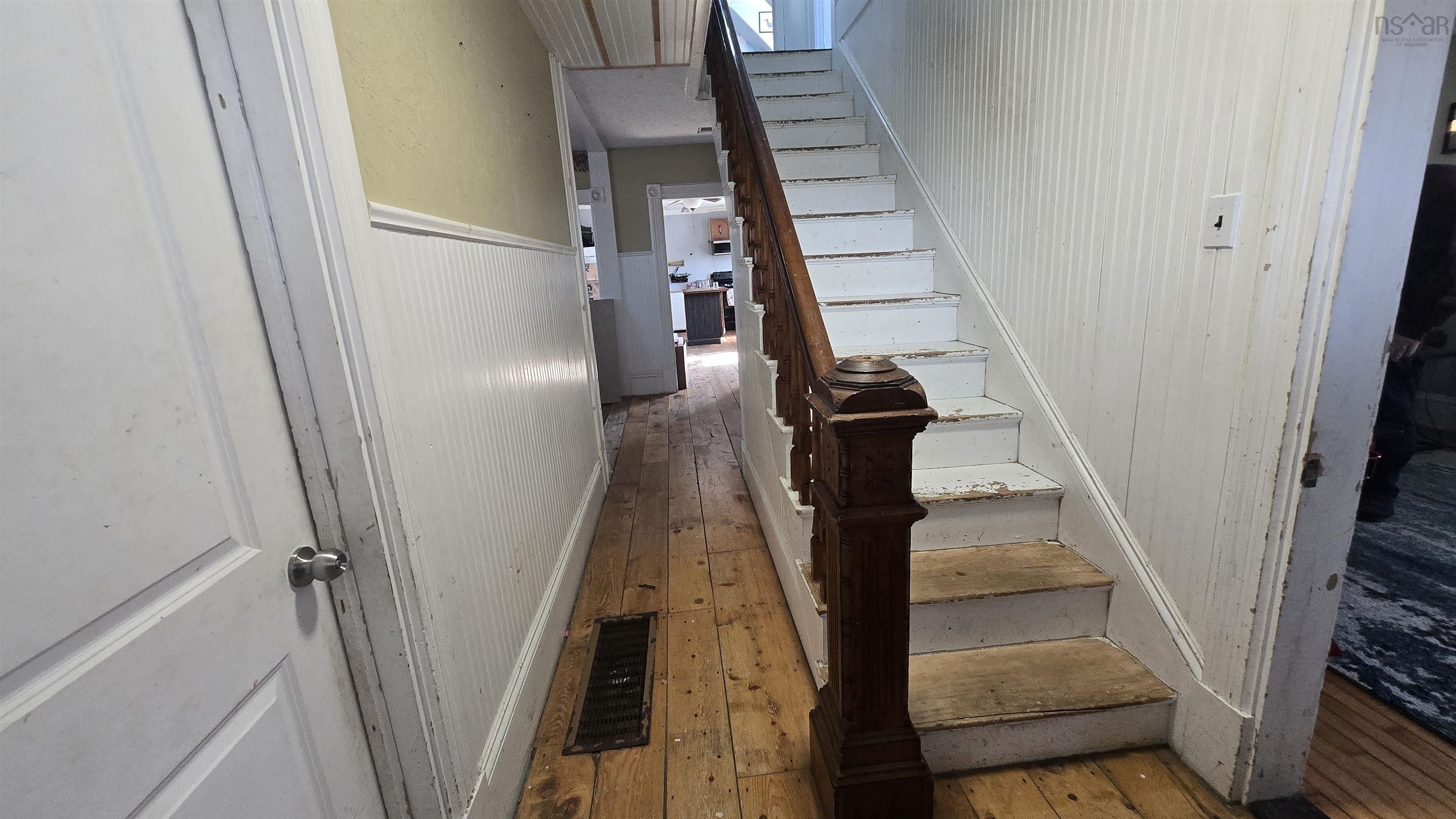 $274,900.00: 8094 Highway 101, Barton