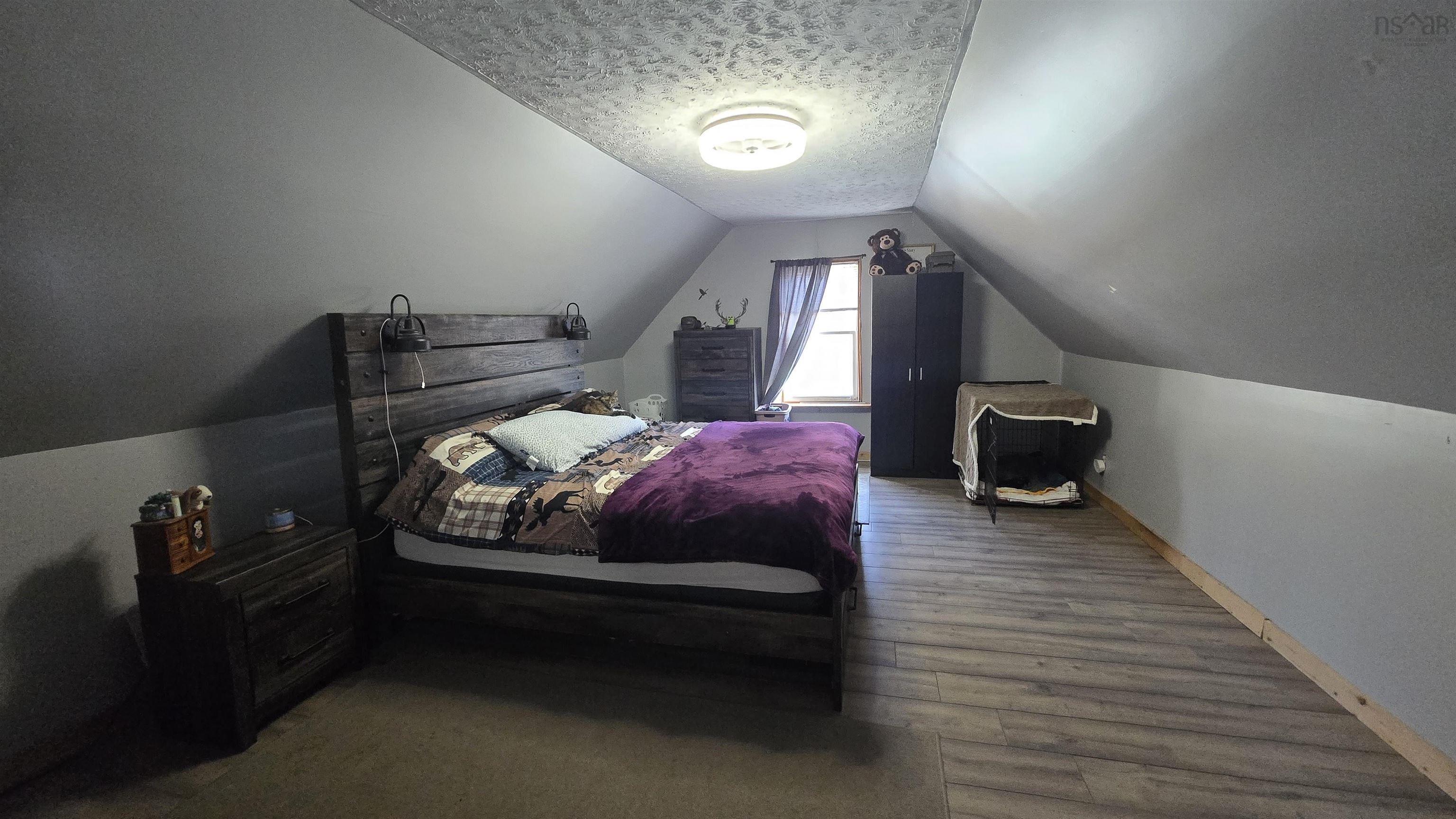 $274,900.00: 8094 Highway 101, Barton