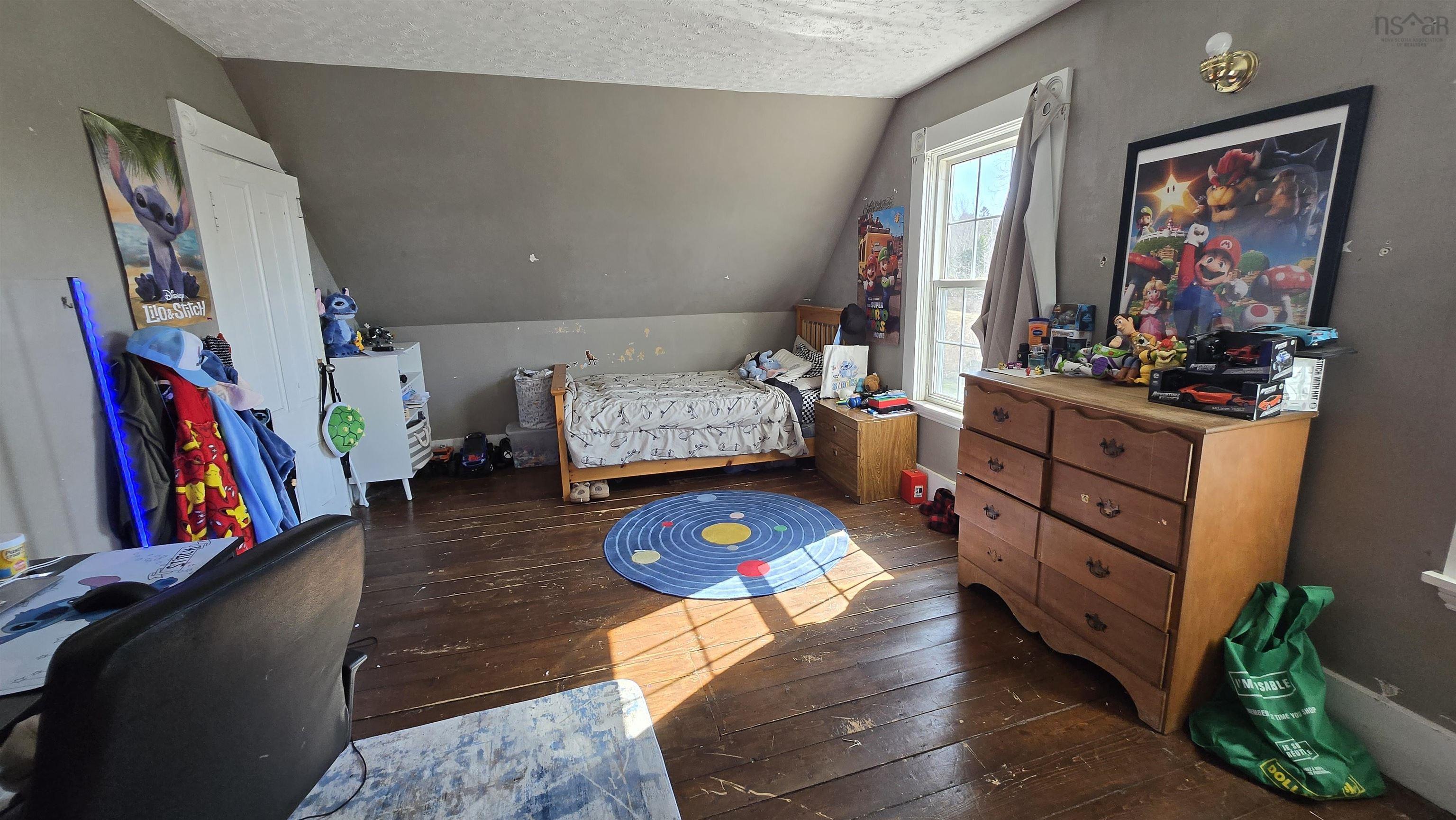 $274,900.00: 8094 Highway 101, Barton