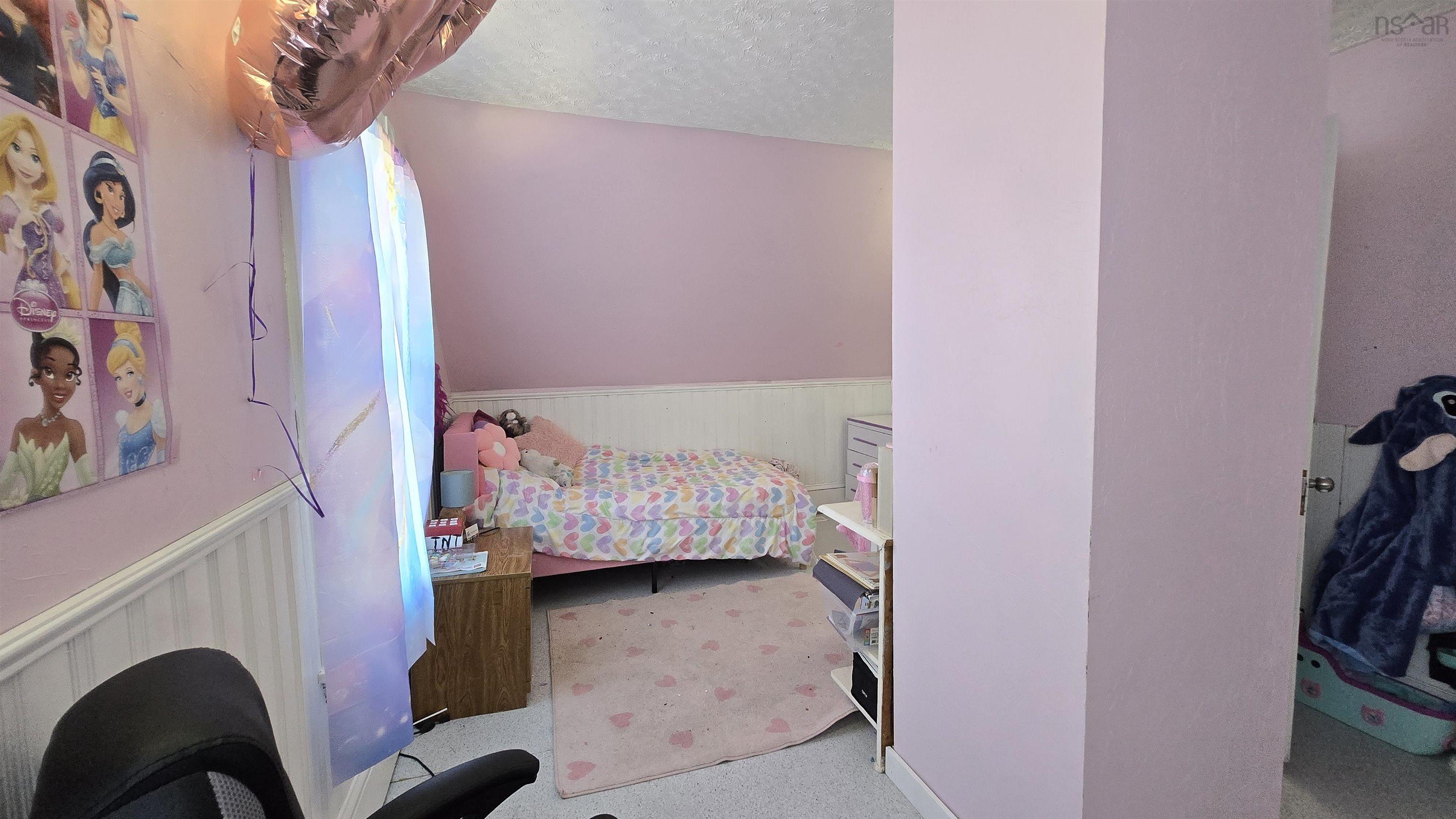 $274,900.00: 8094 Highway 101, Barton