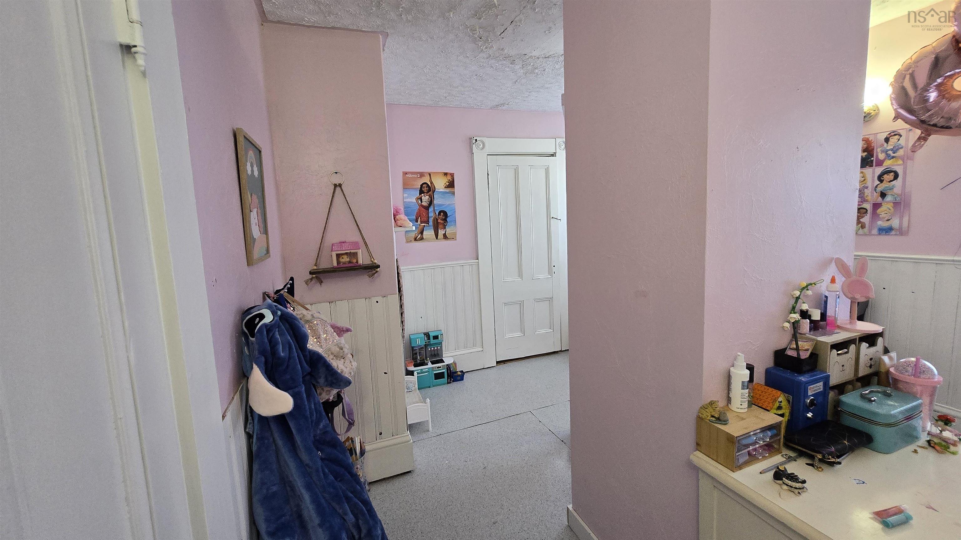 $274,900.00: 8094 Highway 101, Barton