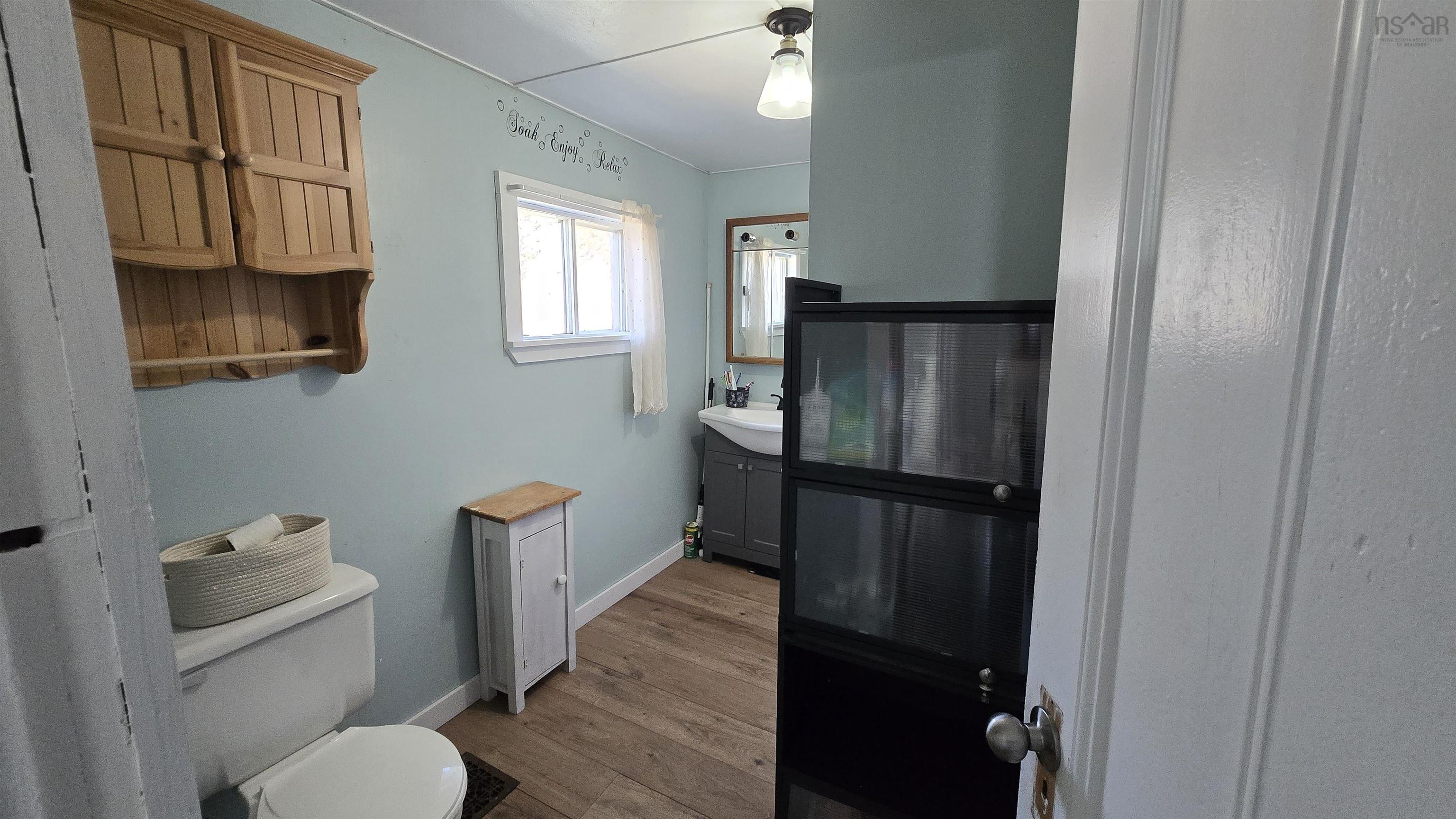 $274,900.00: 8094 Highway 101, Barton