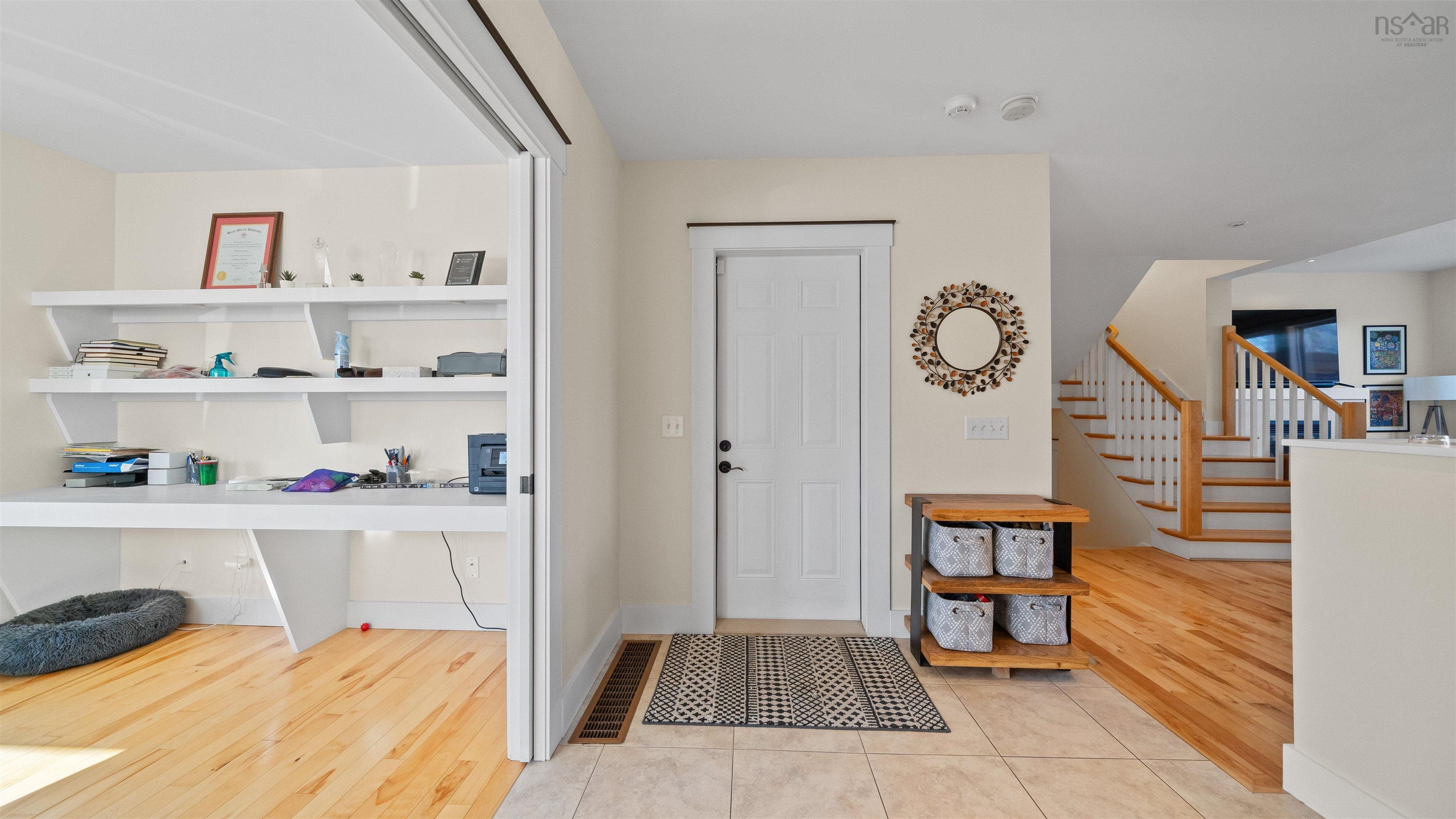 $949,900.00: 8 HollyHock Way, West Bedford