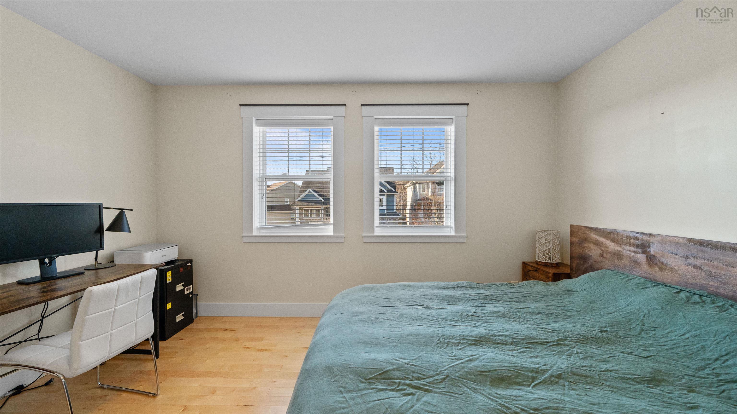 $949,900.00: 8 HollyHock Way, West Bedford