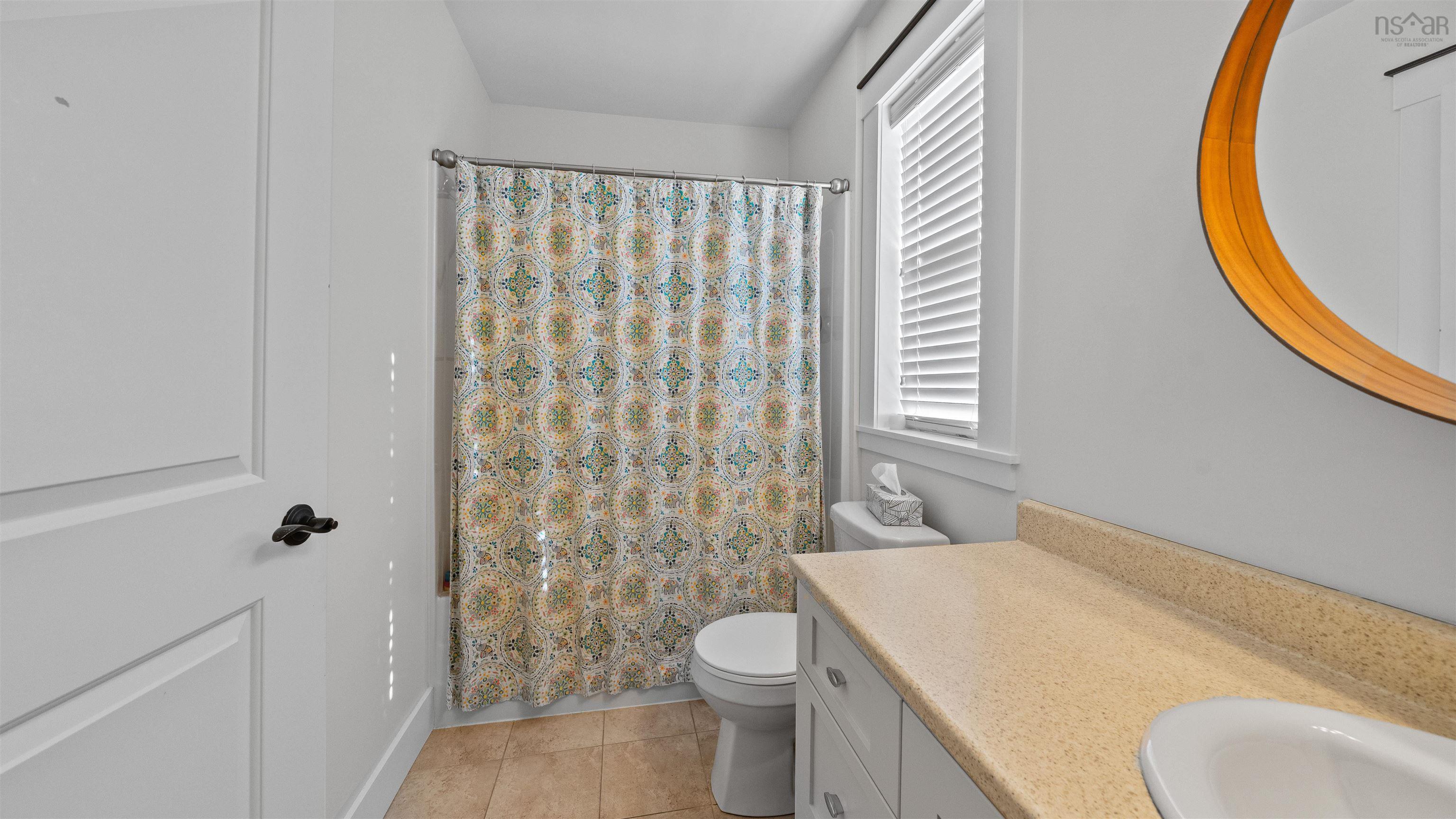 $949,900.00: 8 HollyHock Way, West Bedford