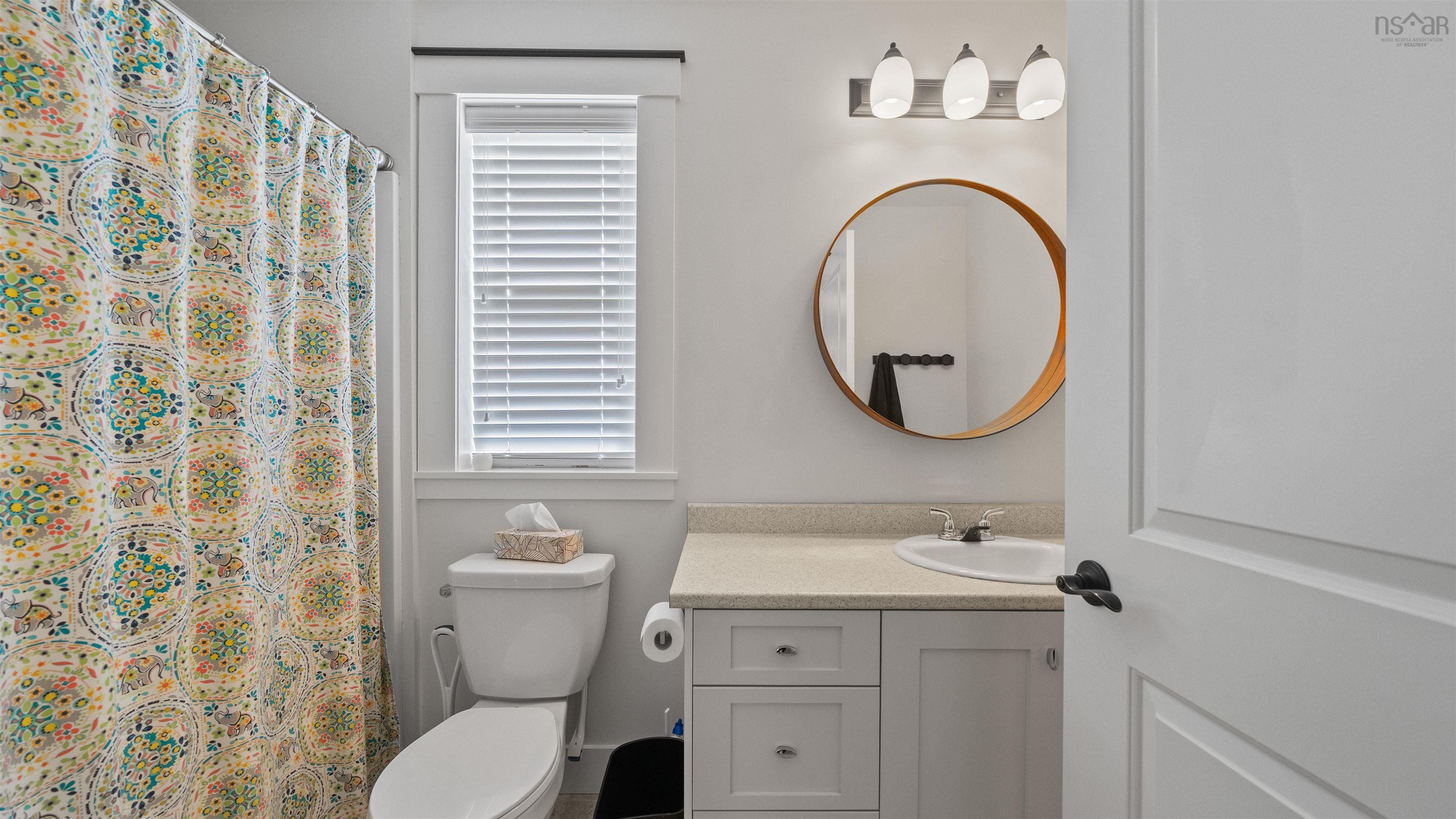 $949,900.00: 8 HollyHock Way, West Bedford