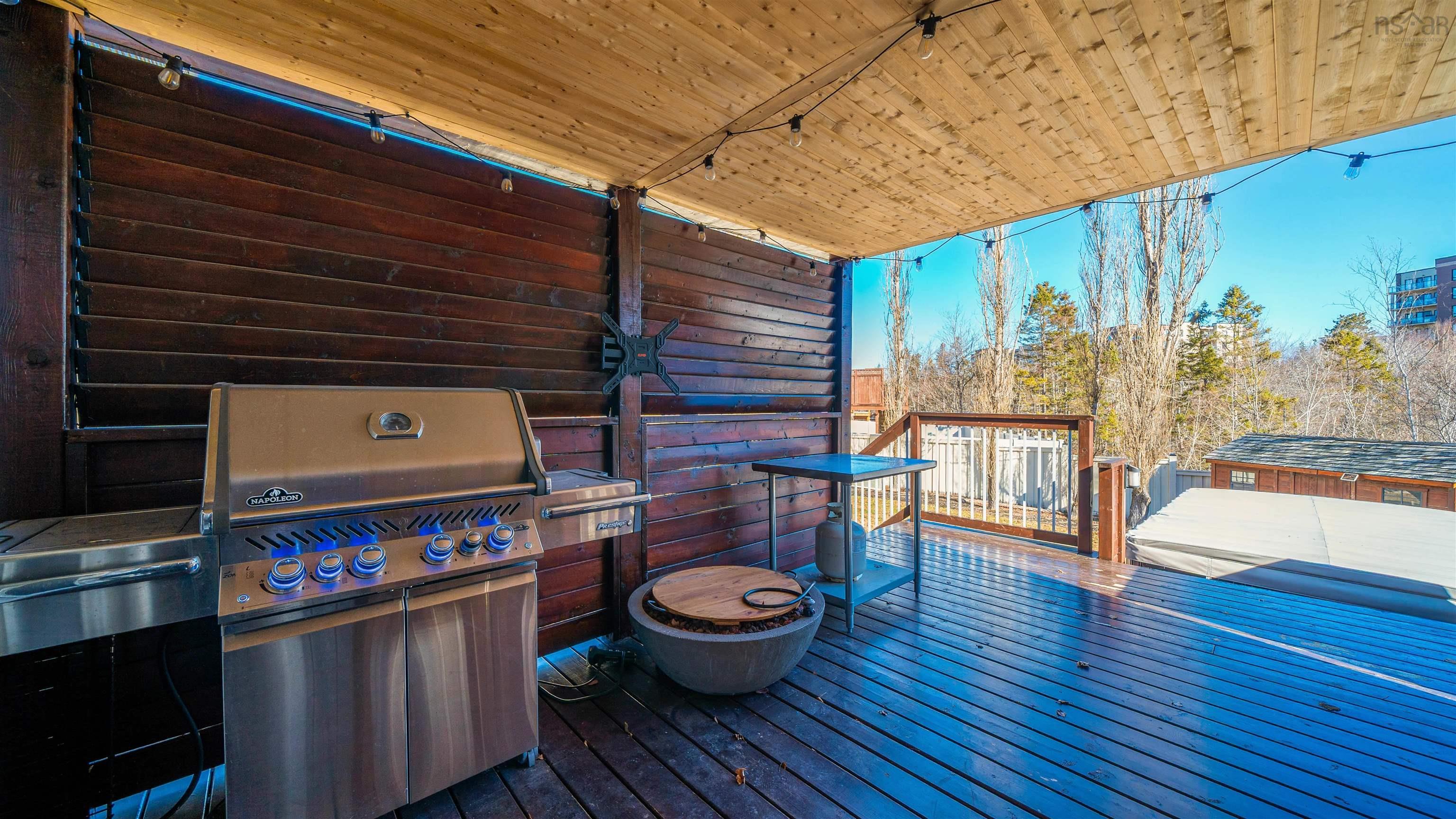 $949,900.00: 8 HollyHock Way, West Bedford