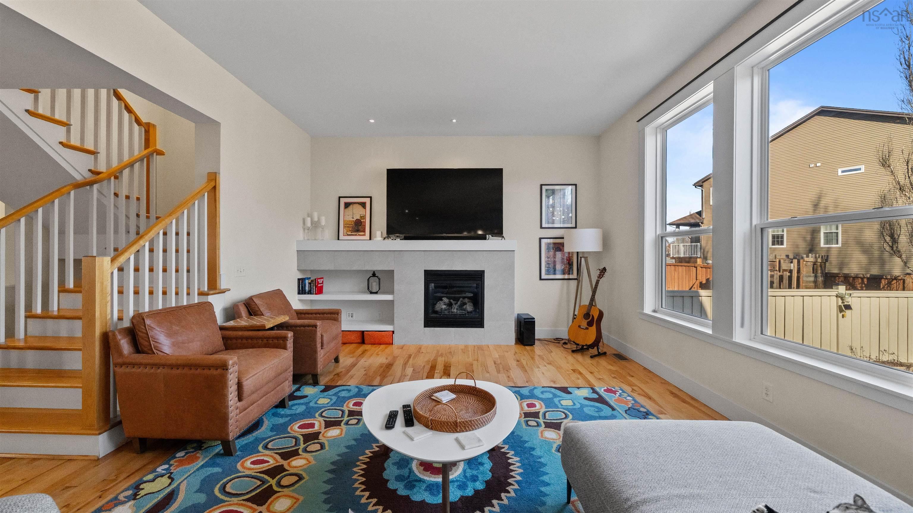 $949,900.00: 8 HollyHock Way, West Bedford