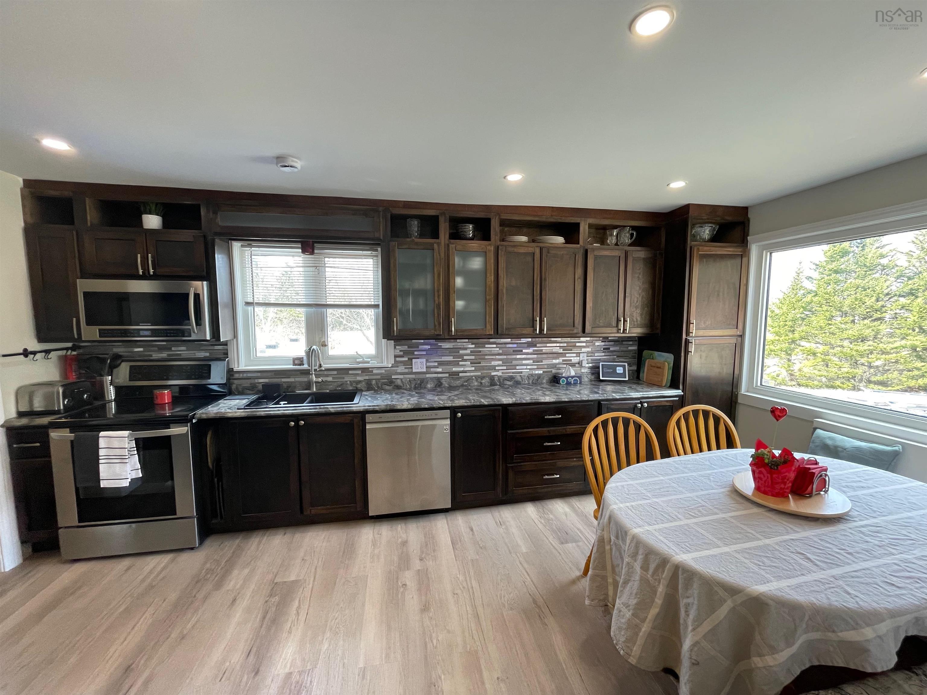 $329,900.00: 106 Morley Road, Portage