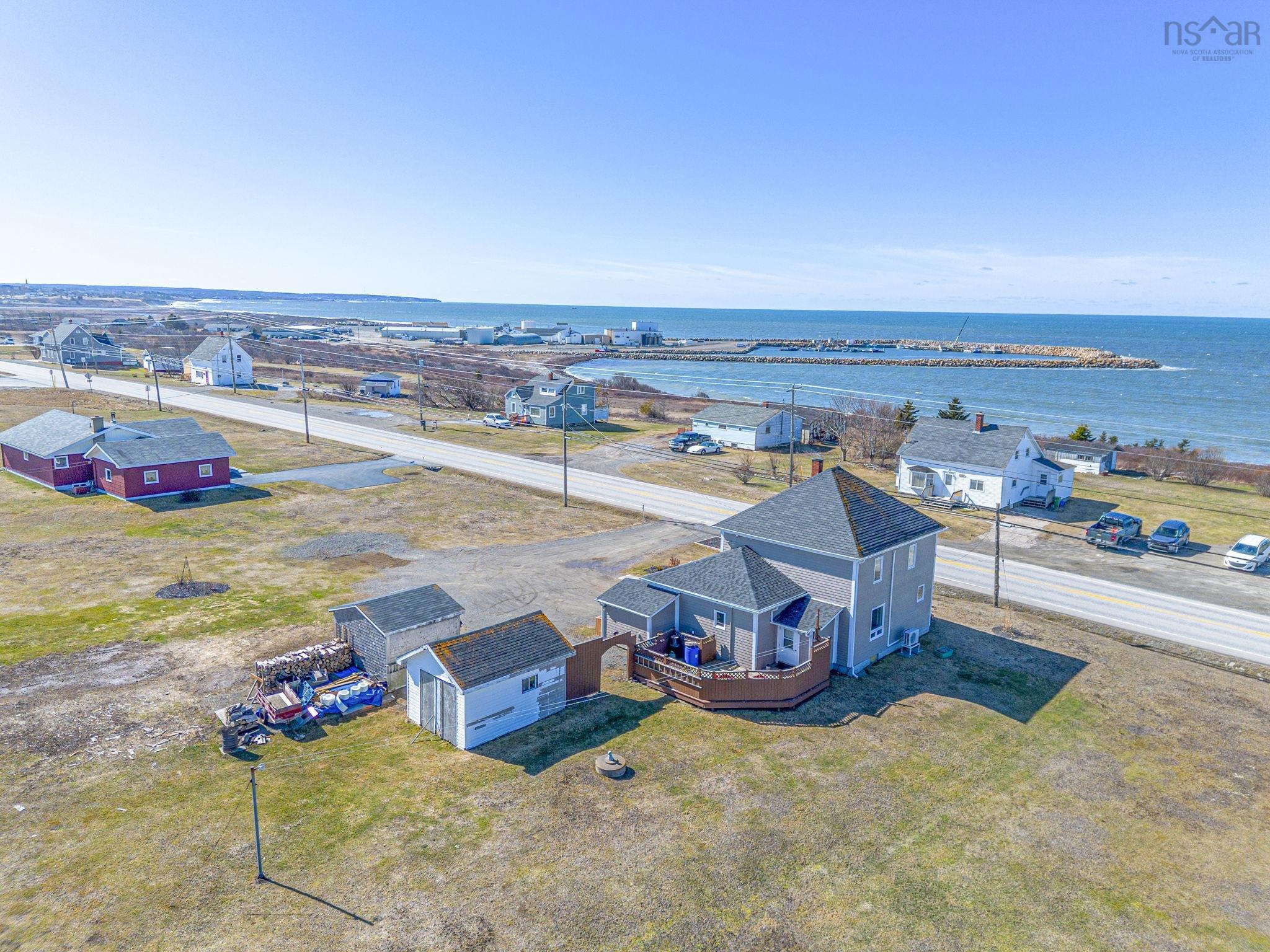 $369,000.00: 10194 1 Highway, Saulnierville