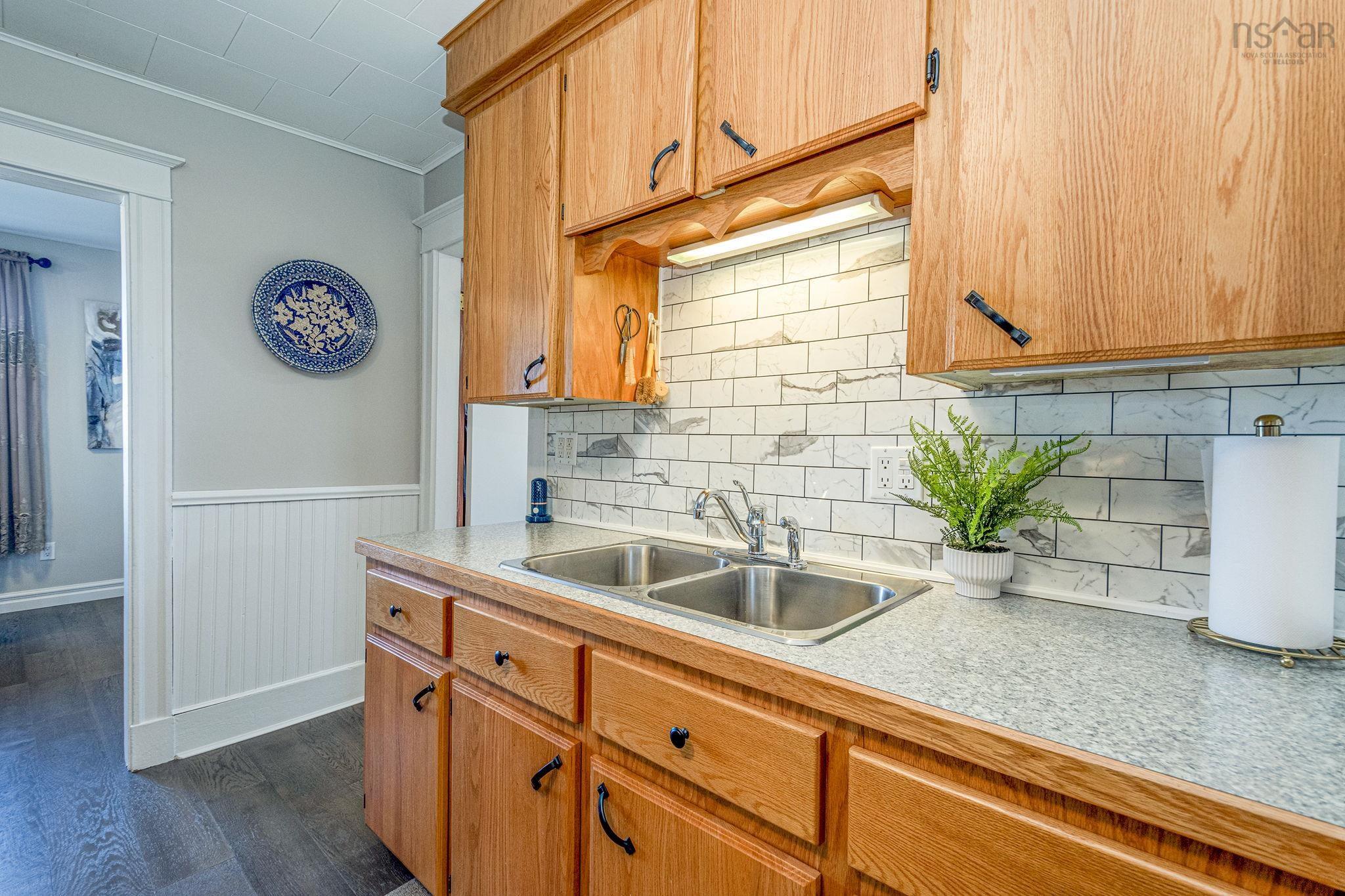 $369,000.00: 10194 1 Highway, Saulnierville