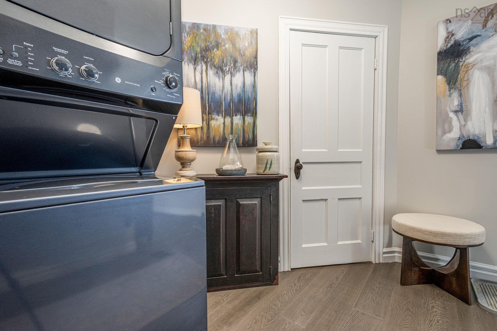 $369,000.00: 10194 1 Highway, Saulnierville