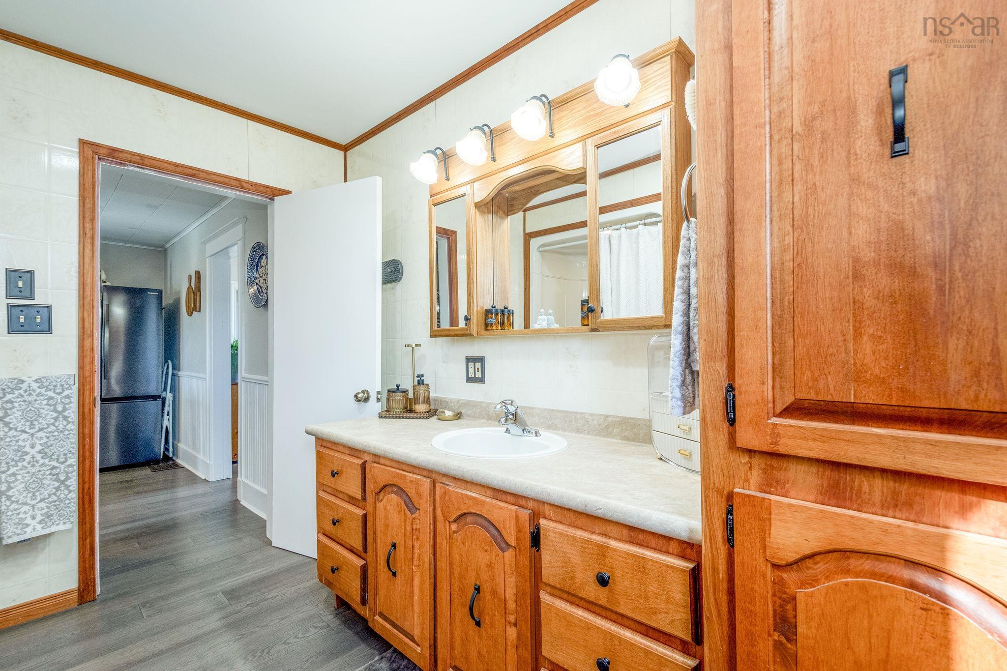 $369,000.00: 10194 1 Highway, Saulnierville