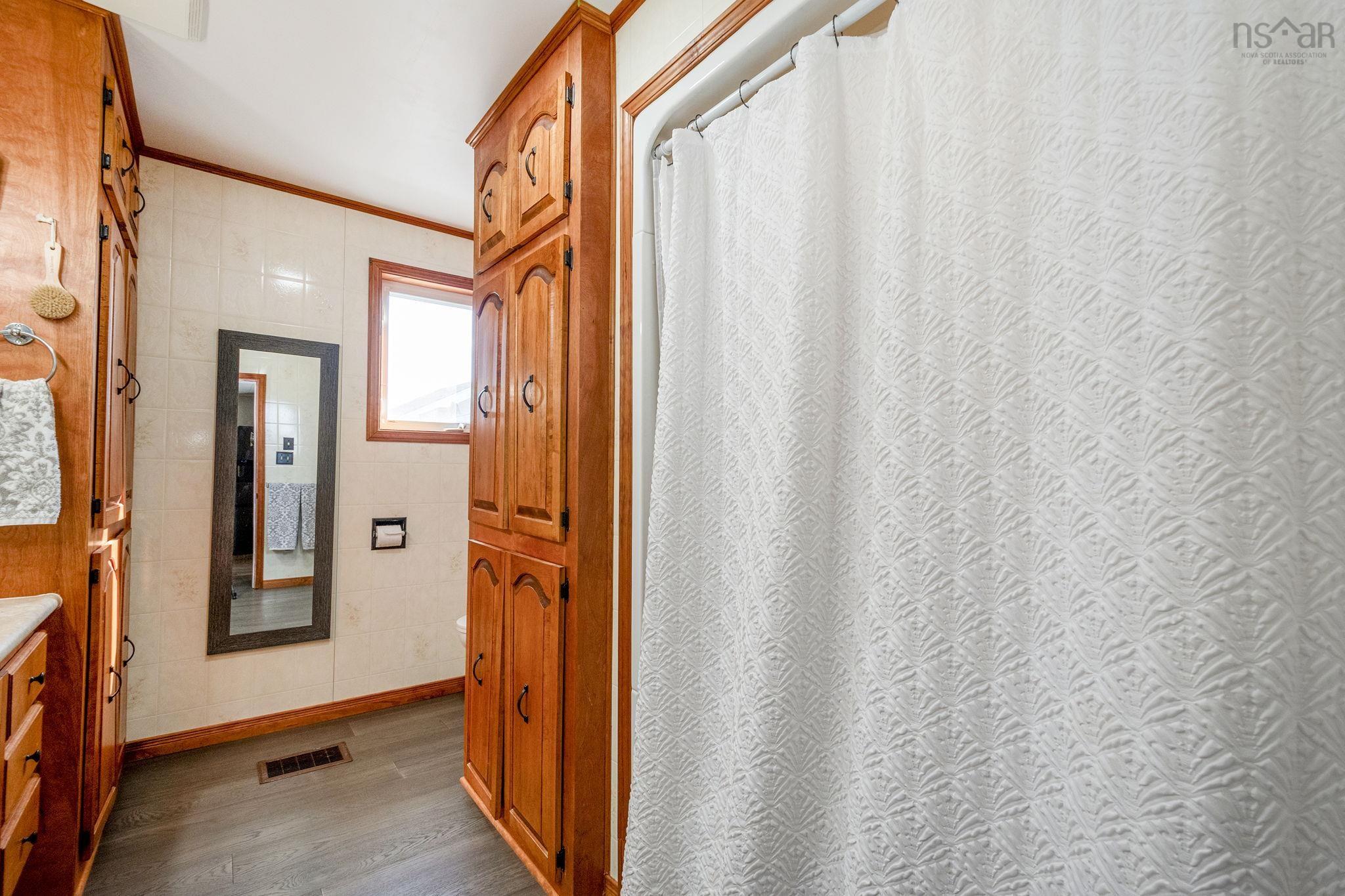 $369,000.00: 10194 1 Highway, Saulnierville