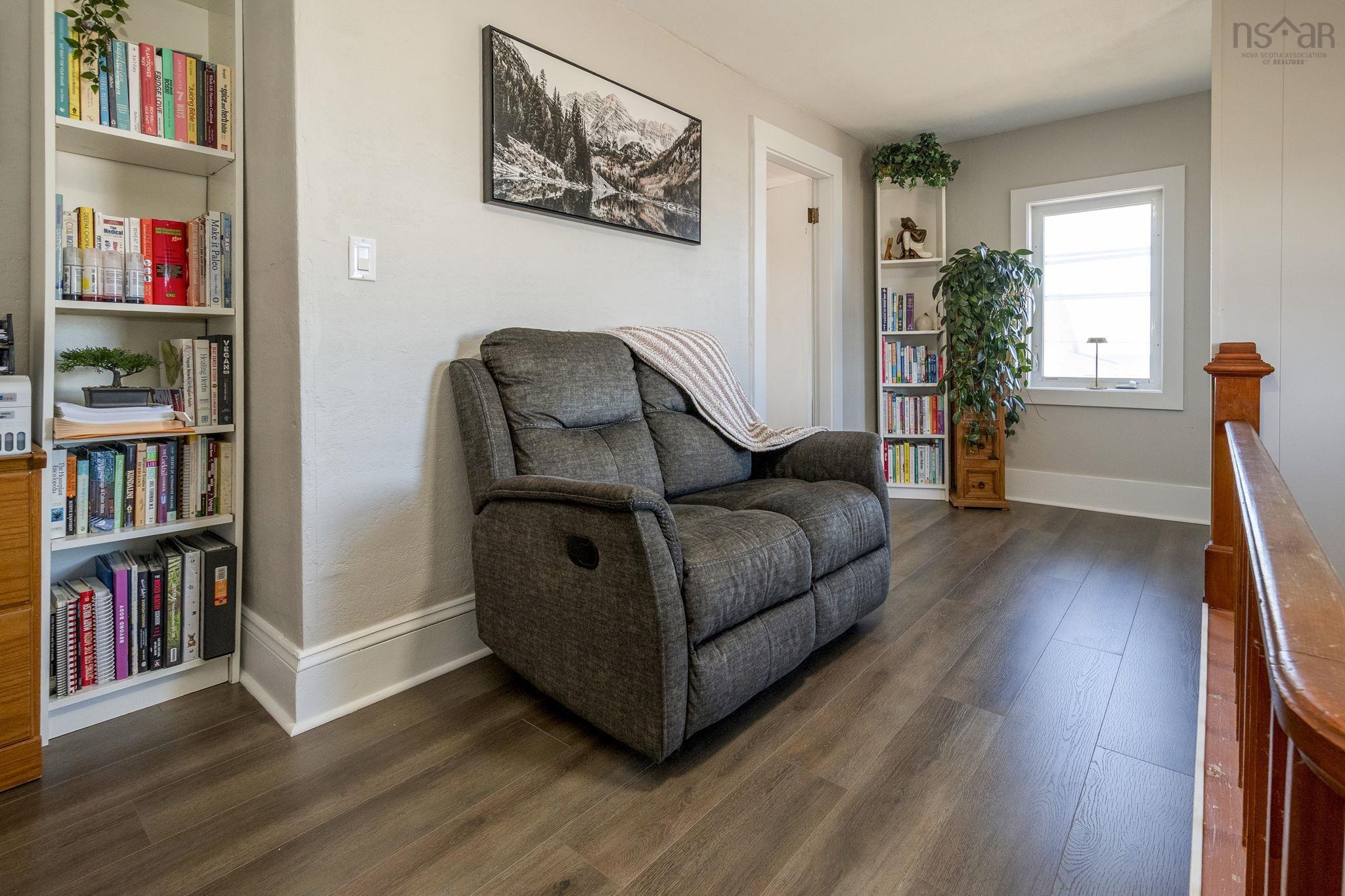 $369,000.00: 10194 1 Highway, Saulnierville