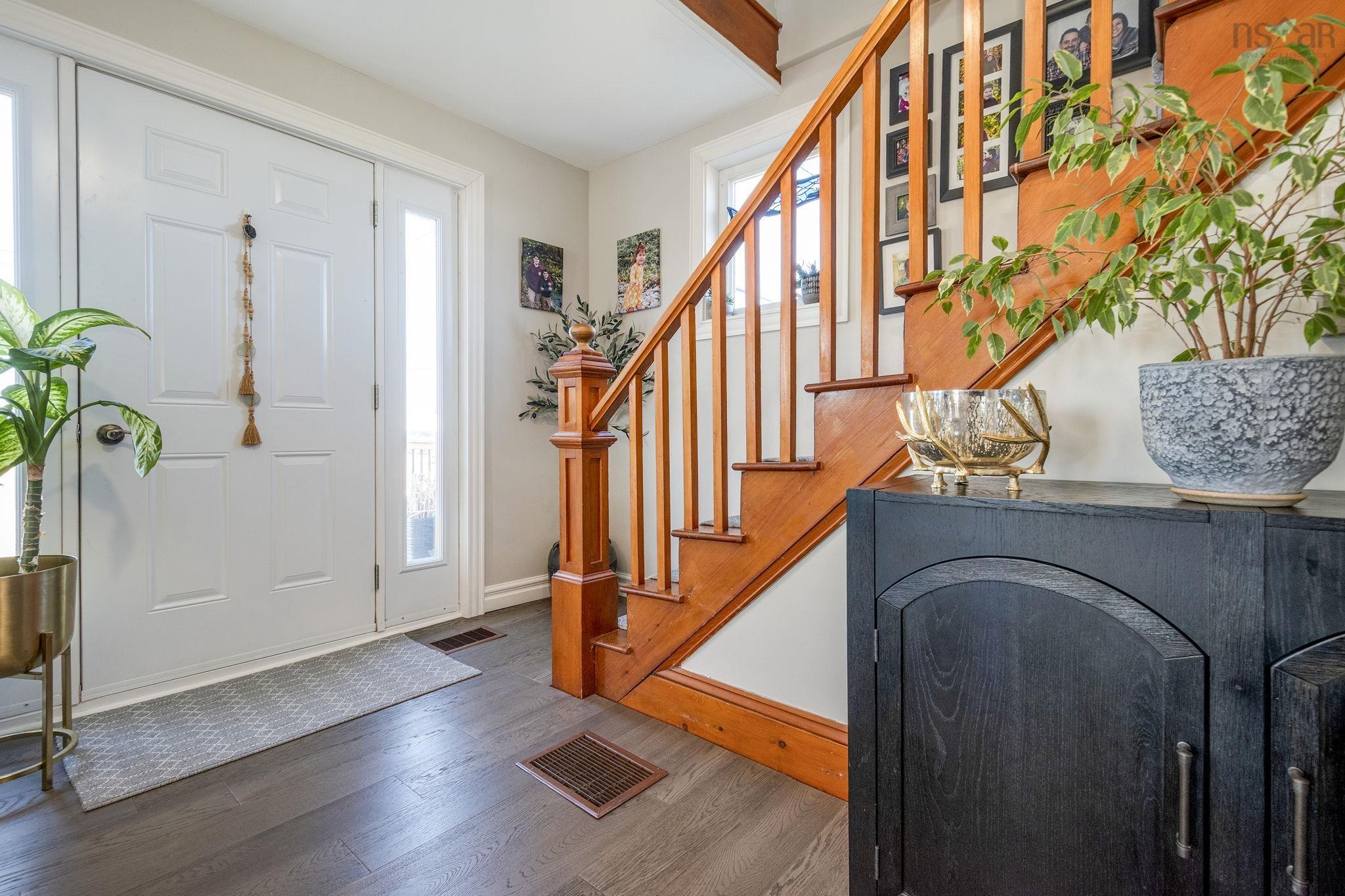 $369,000.00: 10194 1 Highway, Saulnierville