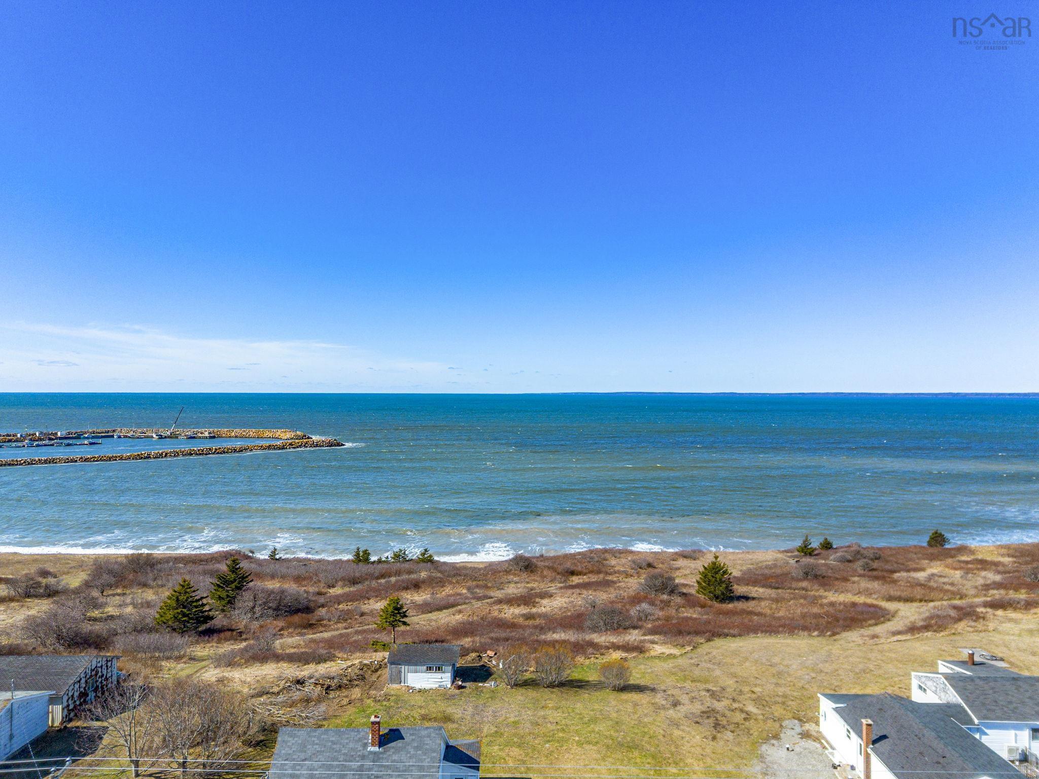 $369,000.00: 10194 1 Highway, Saulnierville