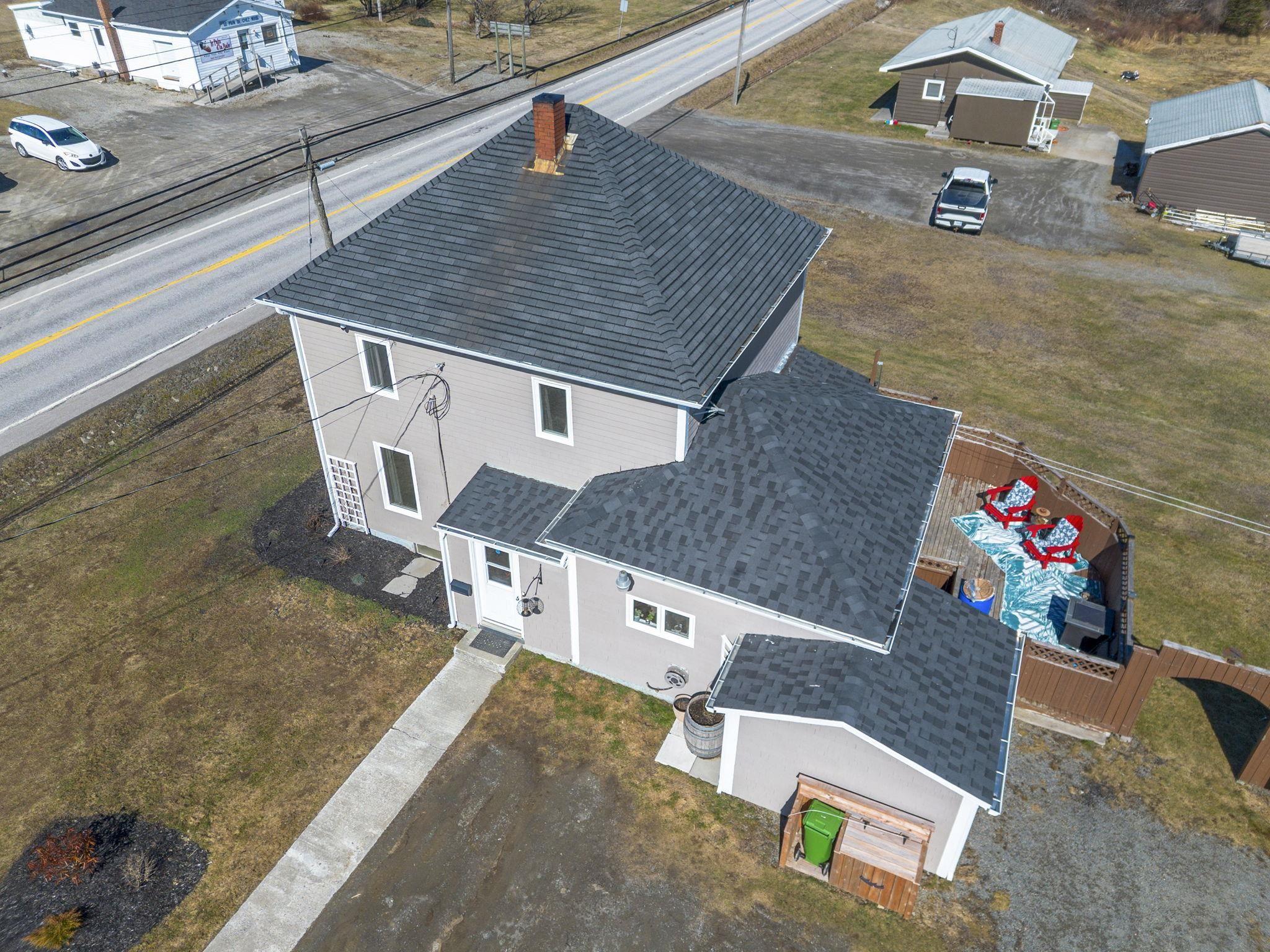 $369,000.00: 10194 1 Highway, Saulnierville