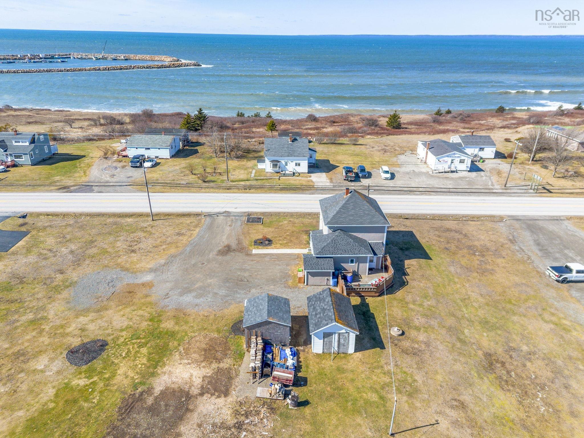 $369,000.00: 10194 1 Highway, Saulnierville