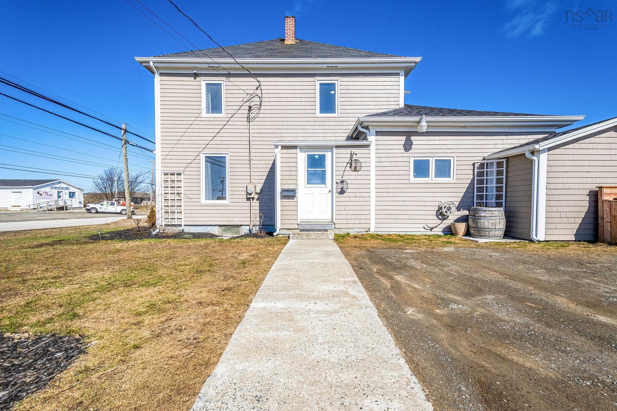 $349,000.00: 10194 1 Highway, Saulnierville
