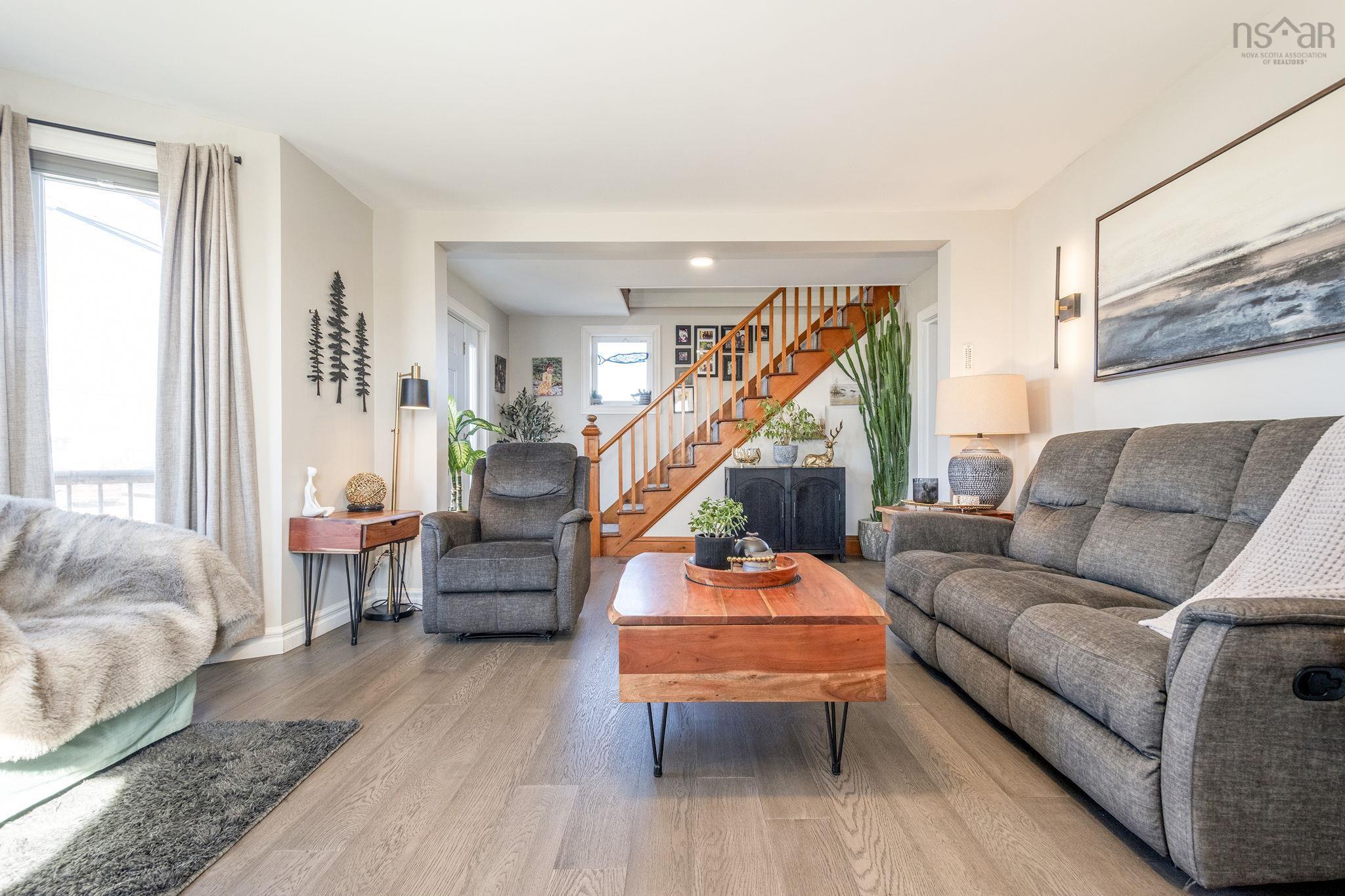 $369,000.00: 10194 1 Highway, Saulnierville