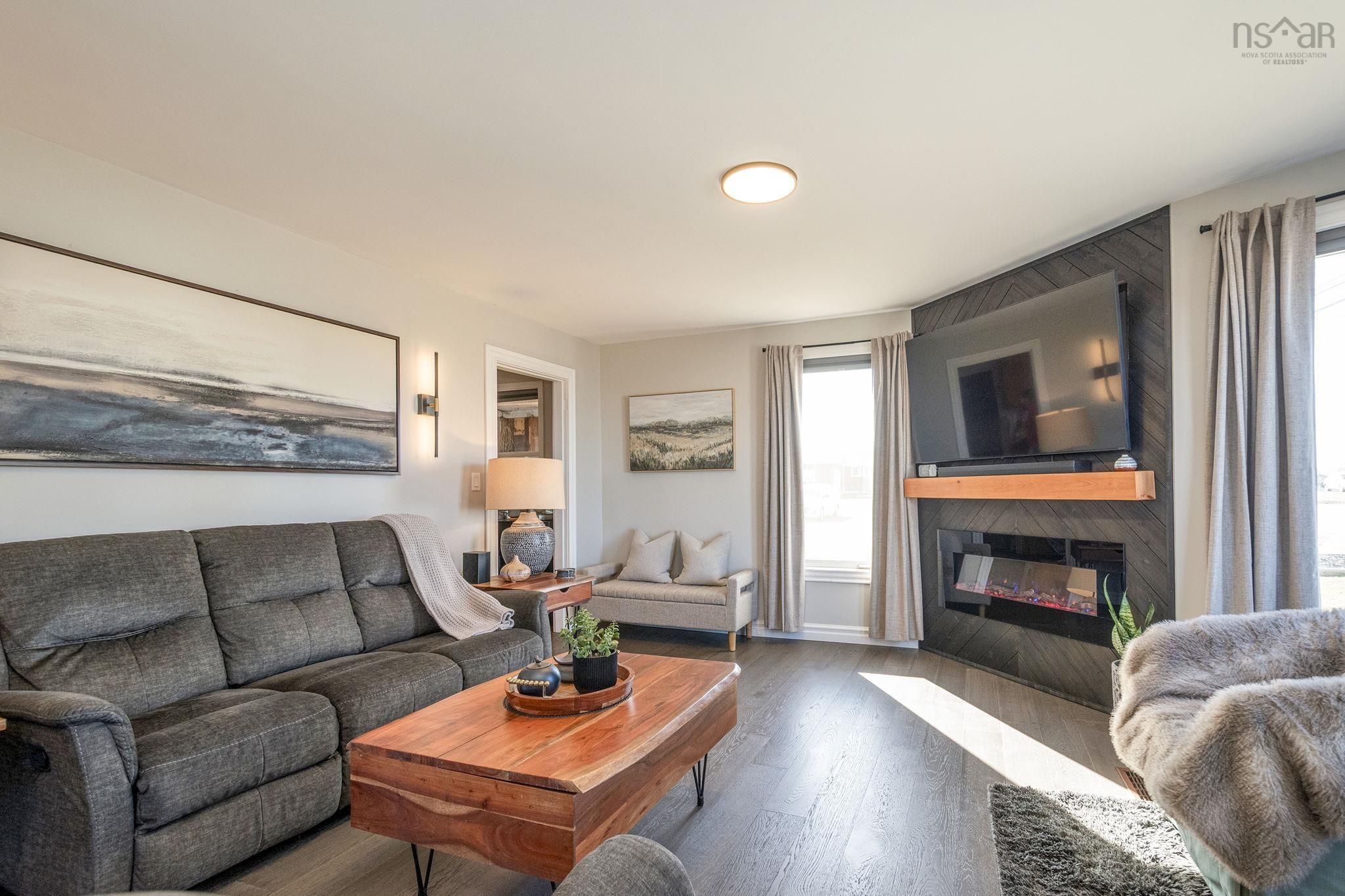 $369,000.00: 10194 1 Highway, Saulnierville