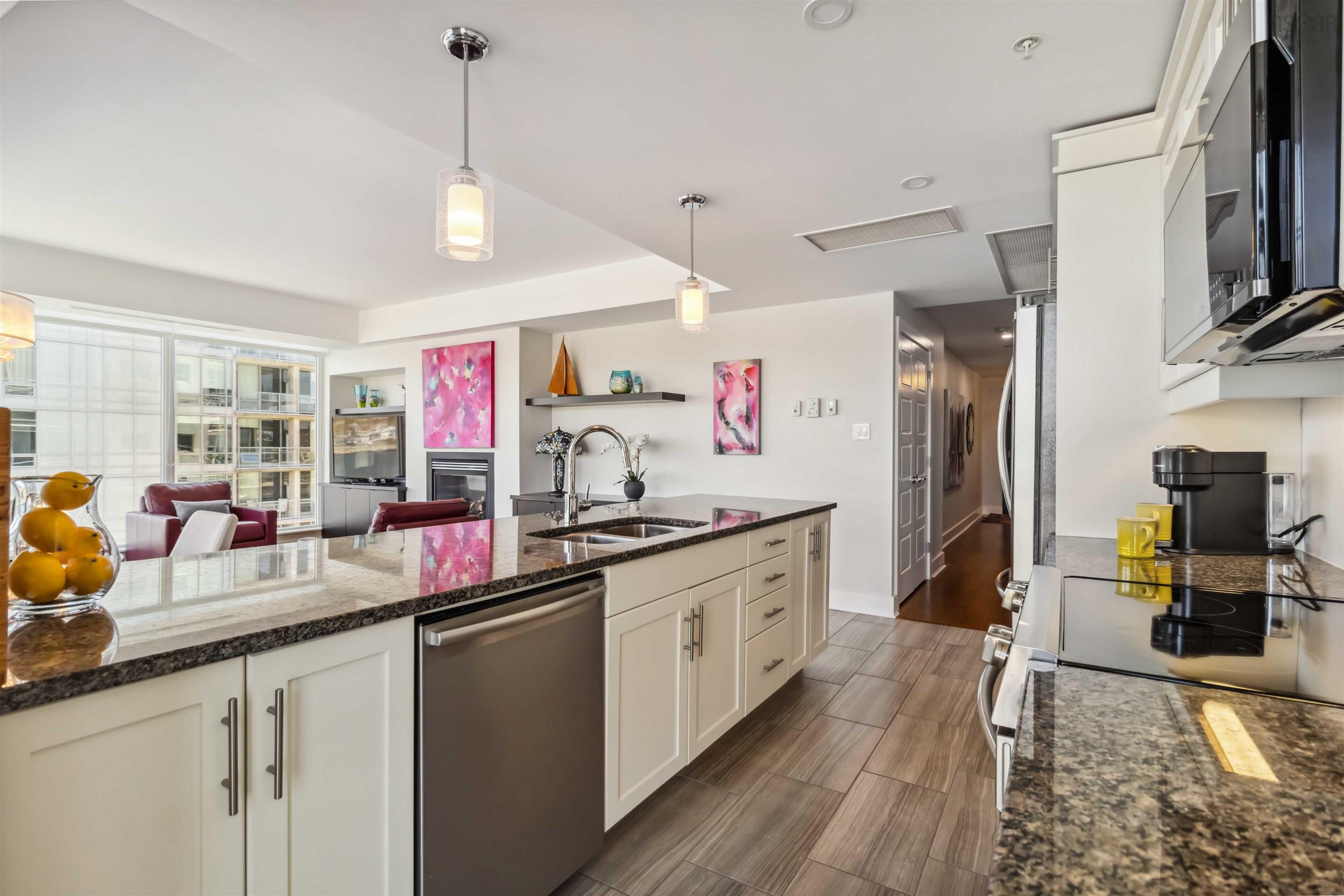 $739,900.00: 502 31 Kings Wharf Place, Dartmouth