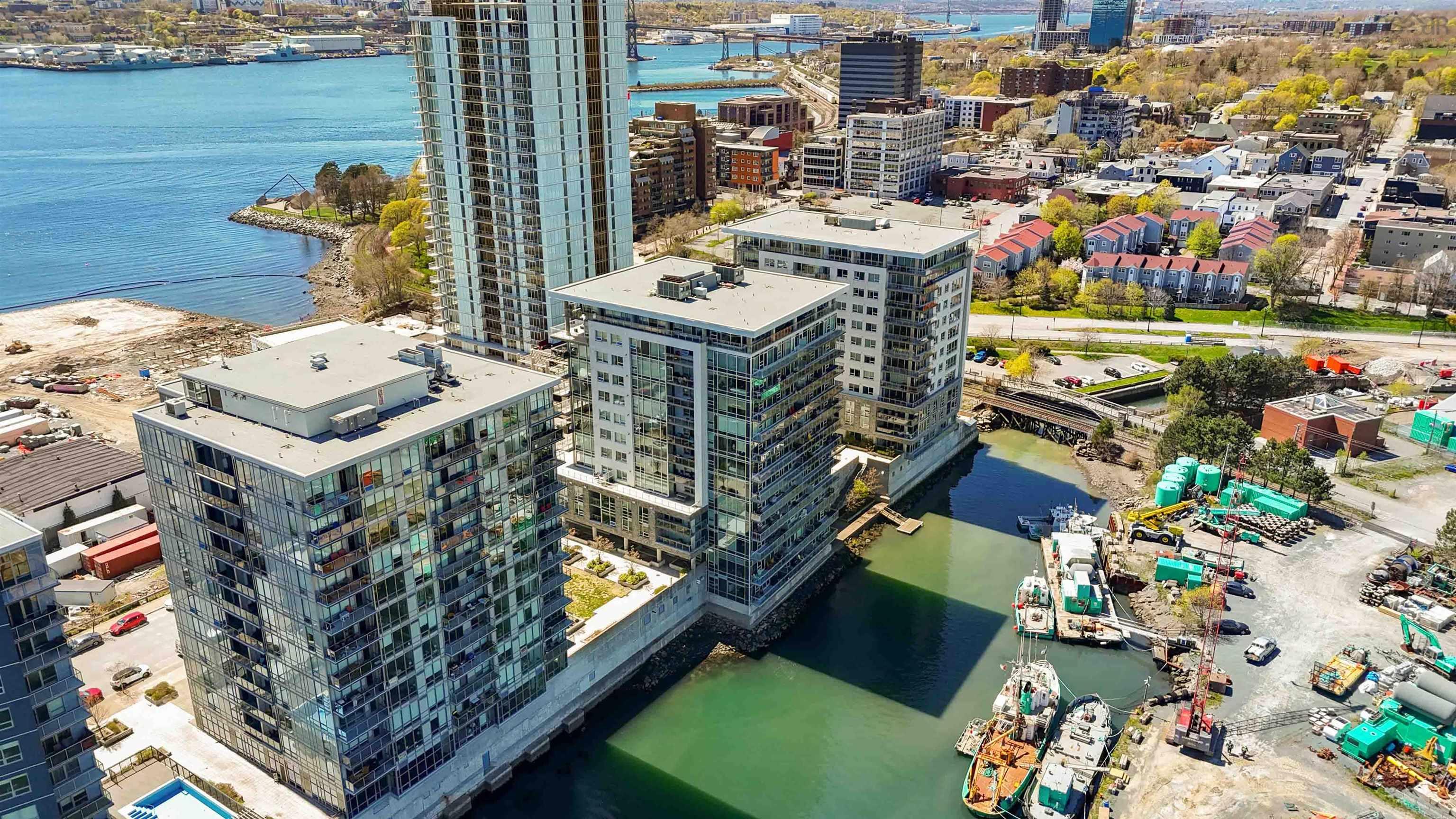 $739,900.00: 502 31 Kings Wharf Place, Dartmouth