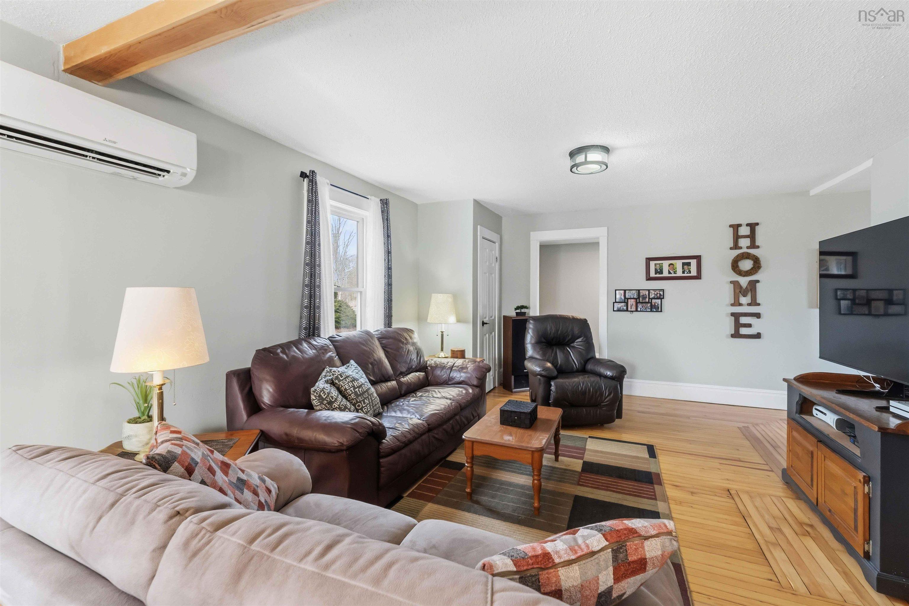 $335,000.00: 1471 Magee Drive, Kingston