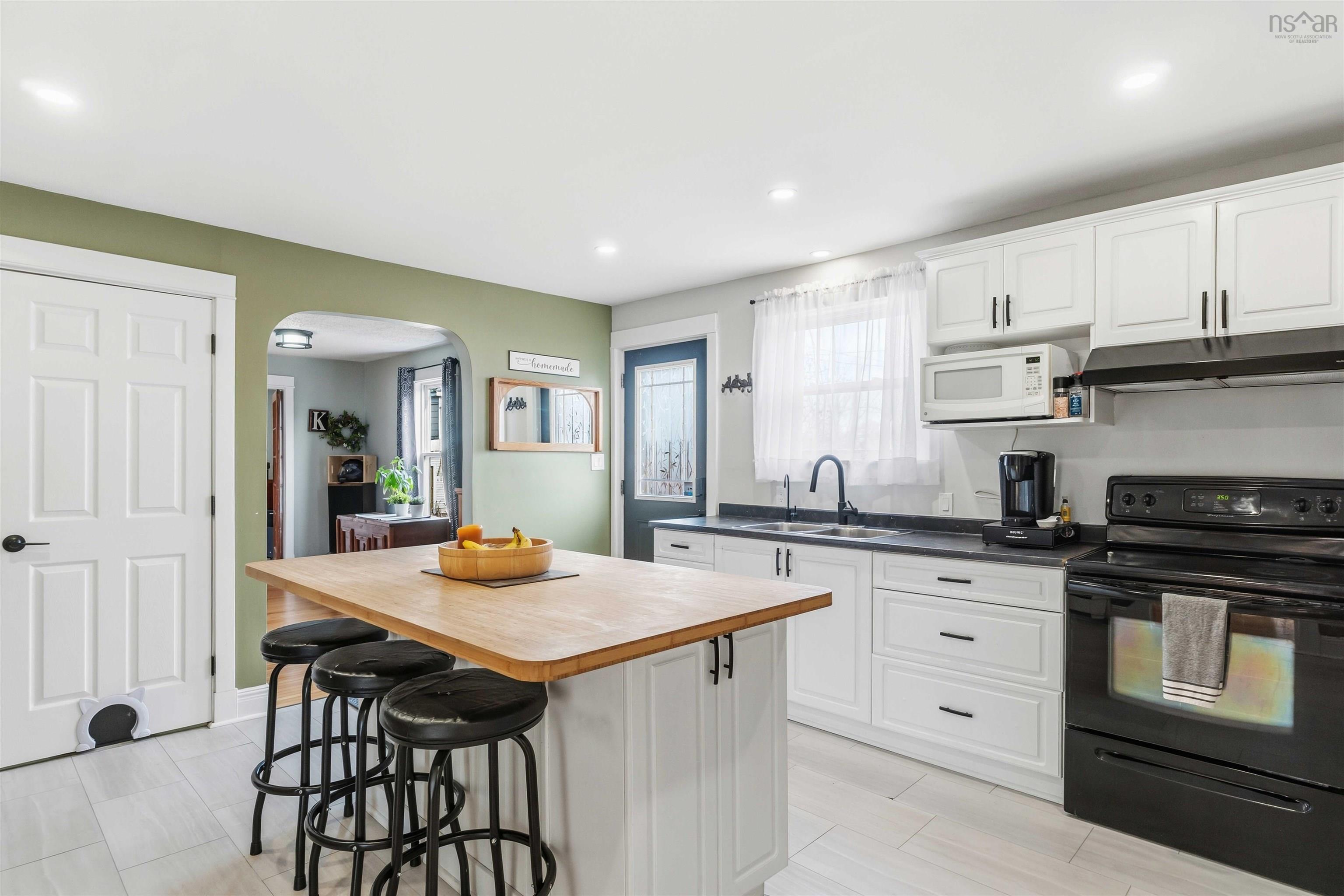 $335,000.00: 1471 Magee Drive, Kingston