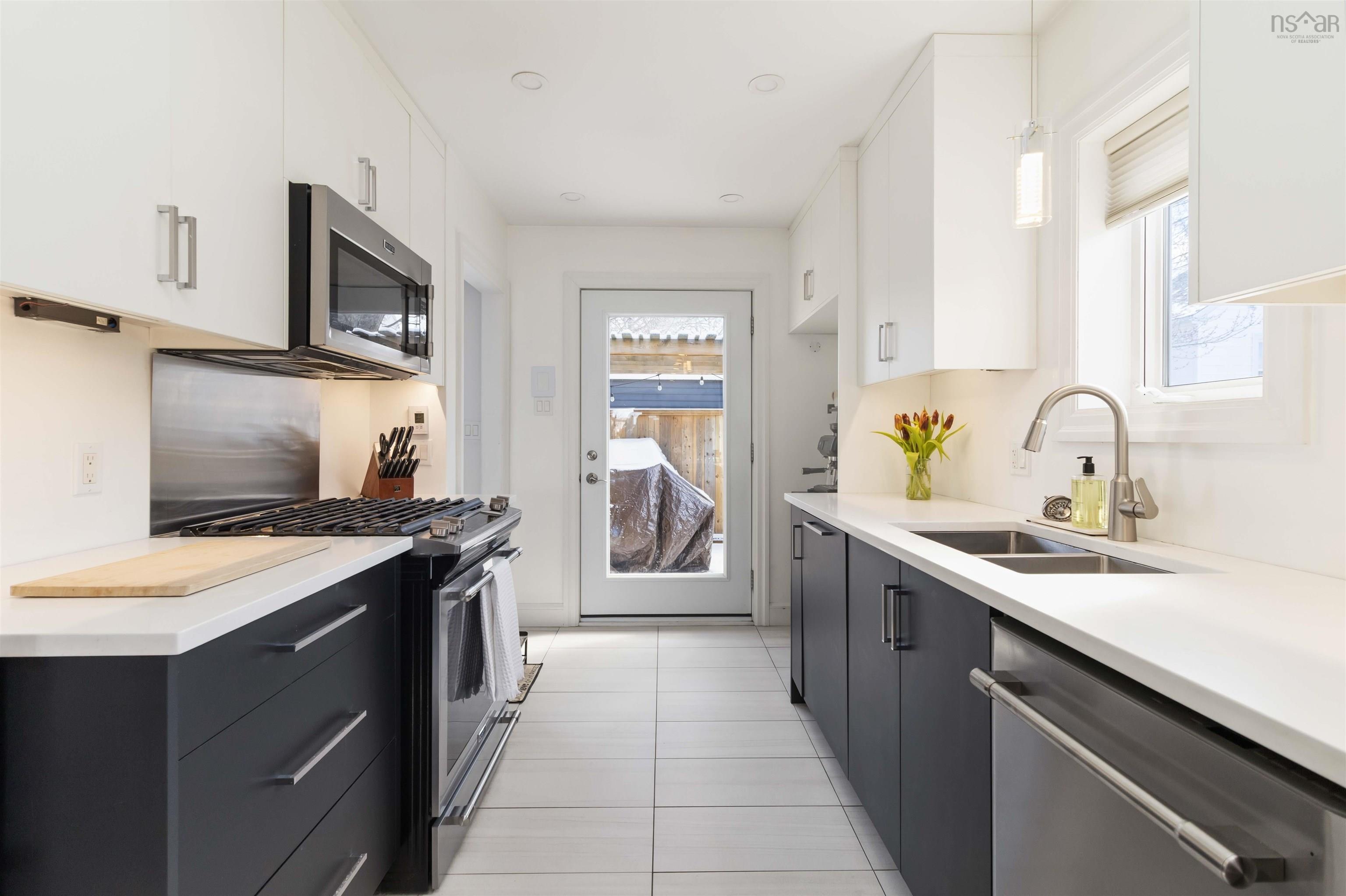 $574,900.00: 9 Tupper Street, Dartmouth