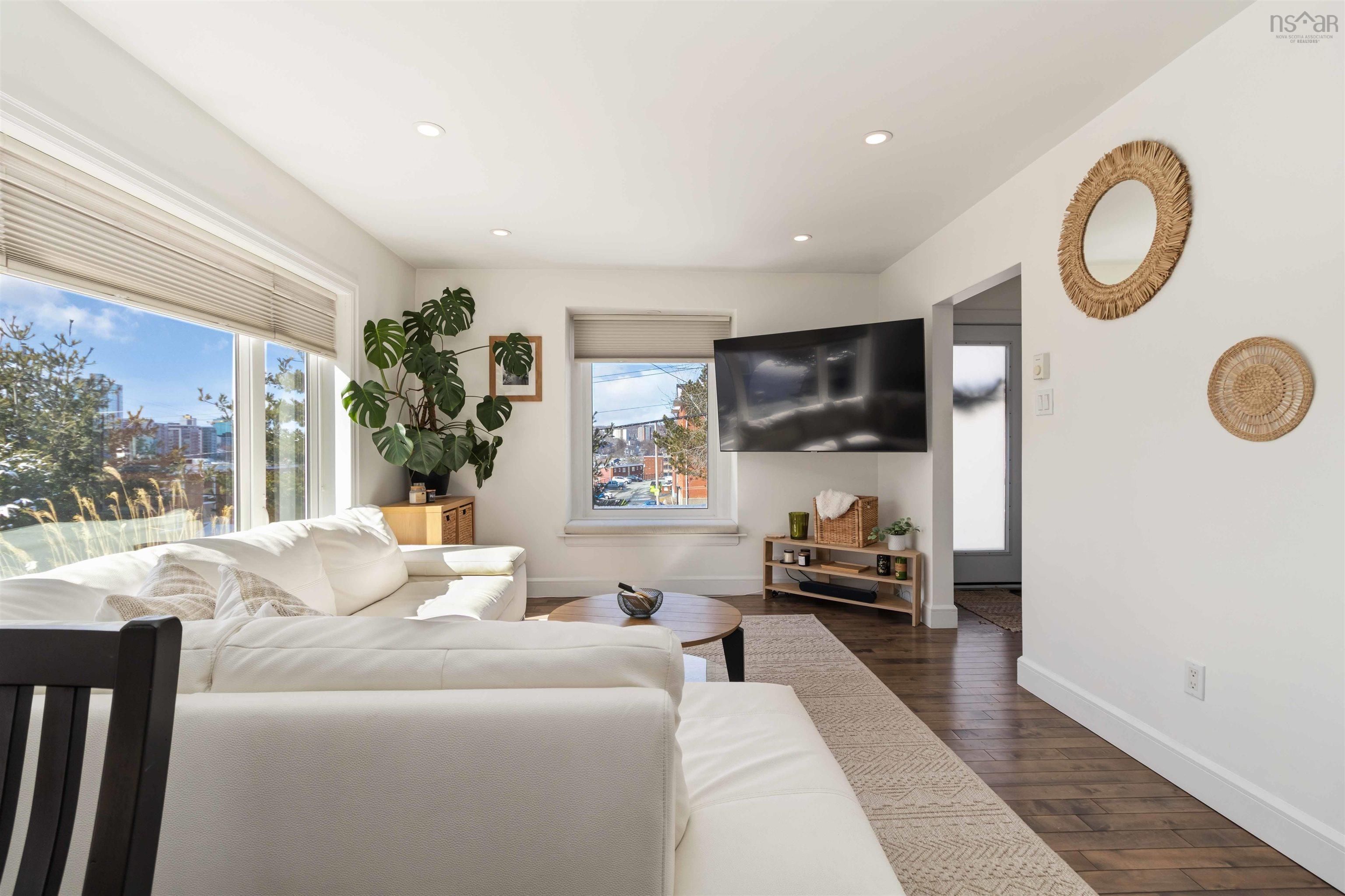 $574,900.00: 9 Tupper Street, Dartmouth