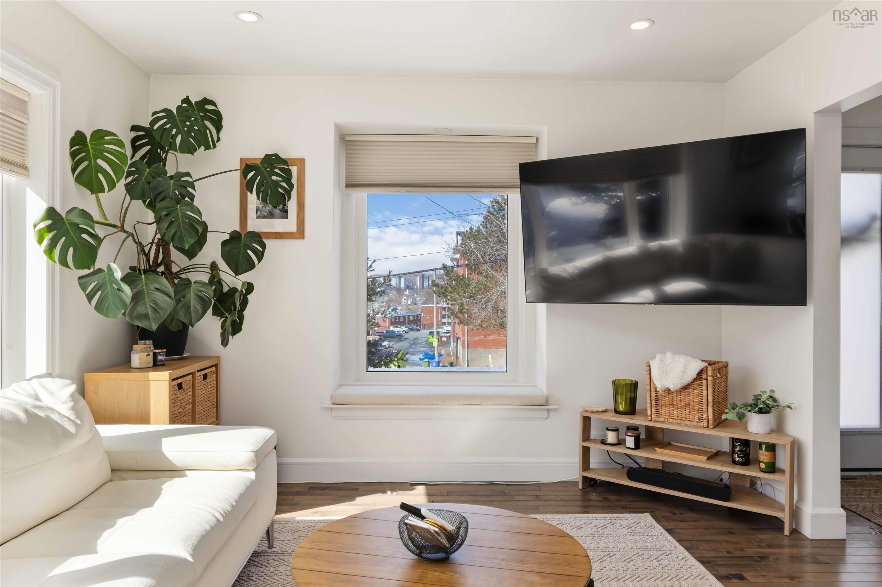 $574,900.00: 9 Tupper Street, Dartmouth