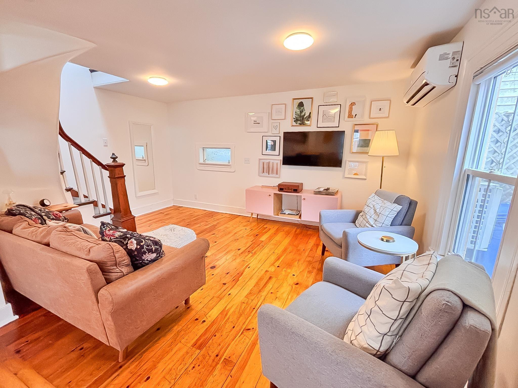 $499,900.00: 9 Prince Street, Lunenburg