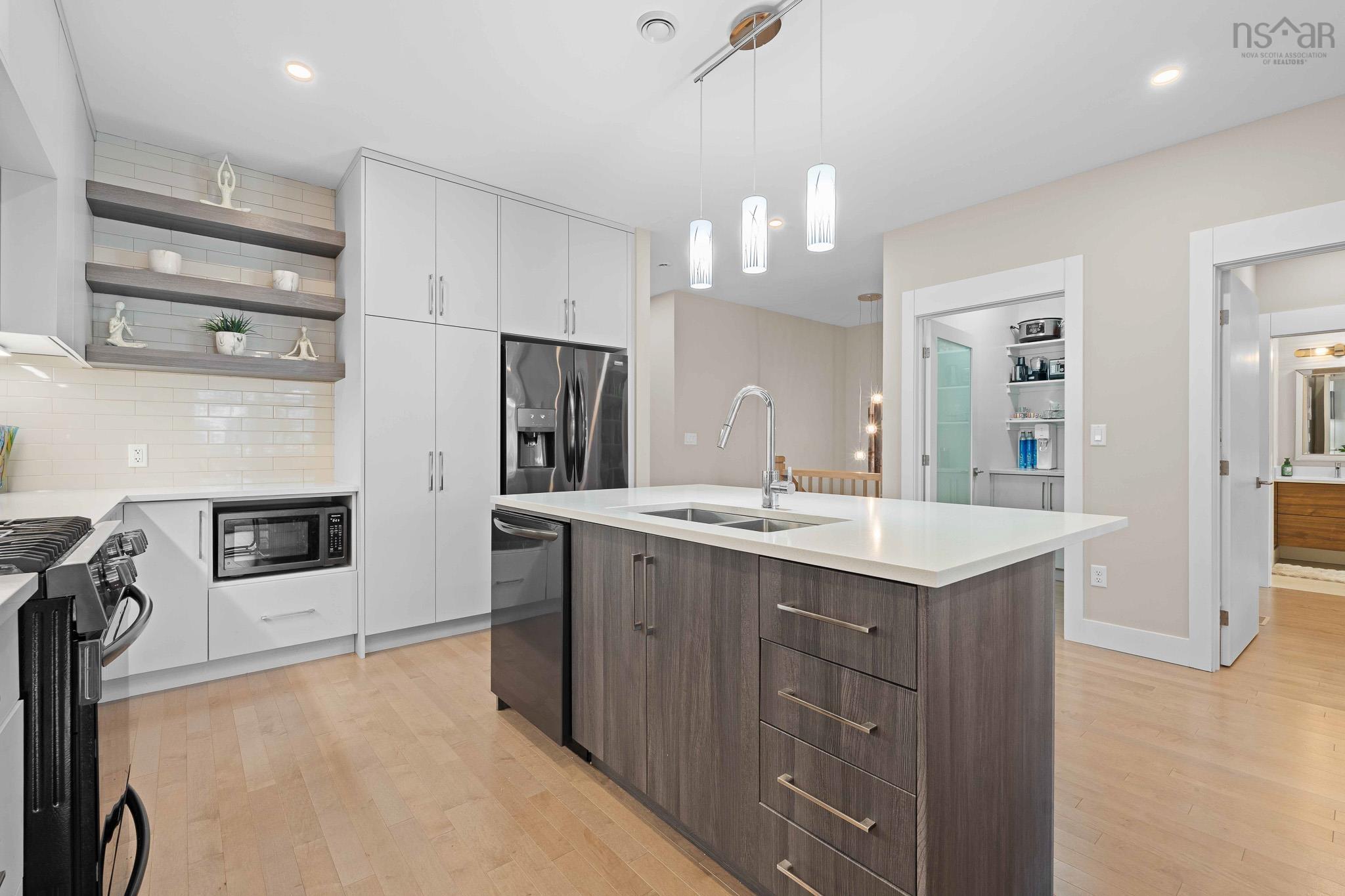 $849,900.00: 14 Helen Creighton Court, Bedford