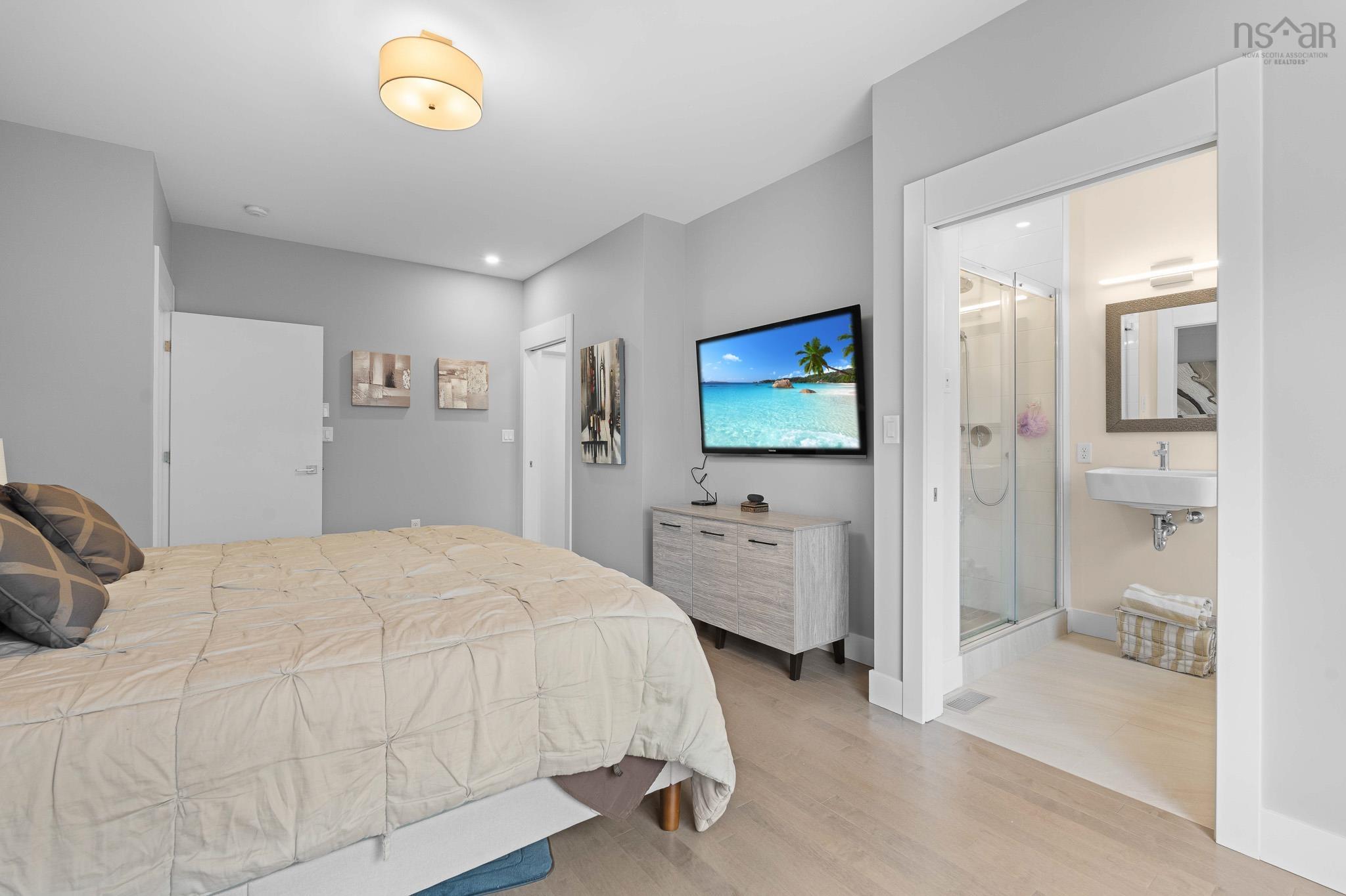 $849,900.00: 14 Helen Creighton Court, Bedford