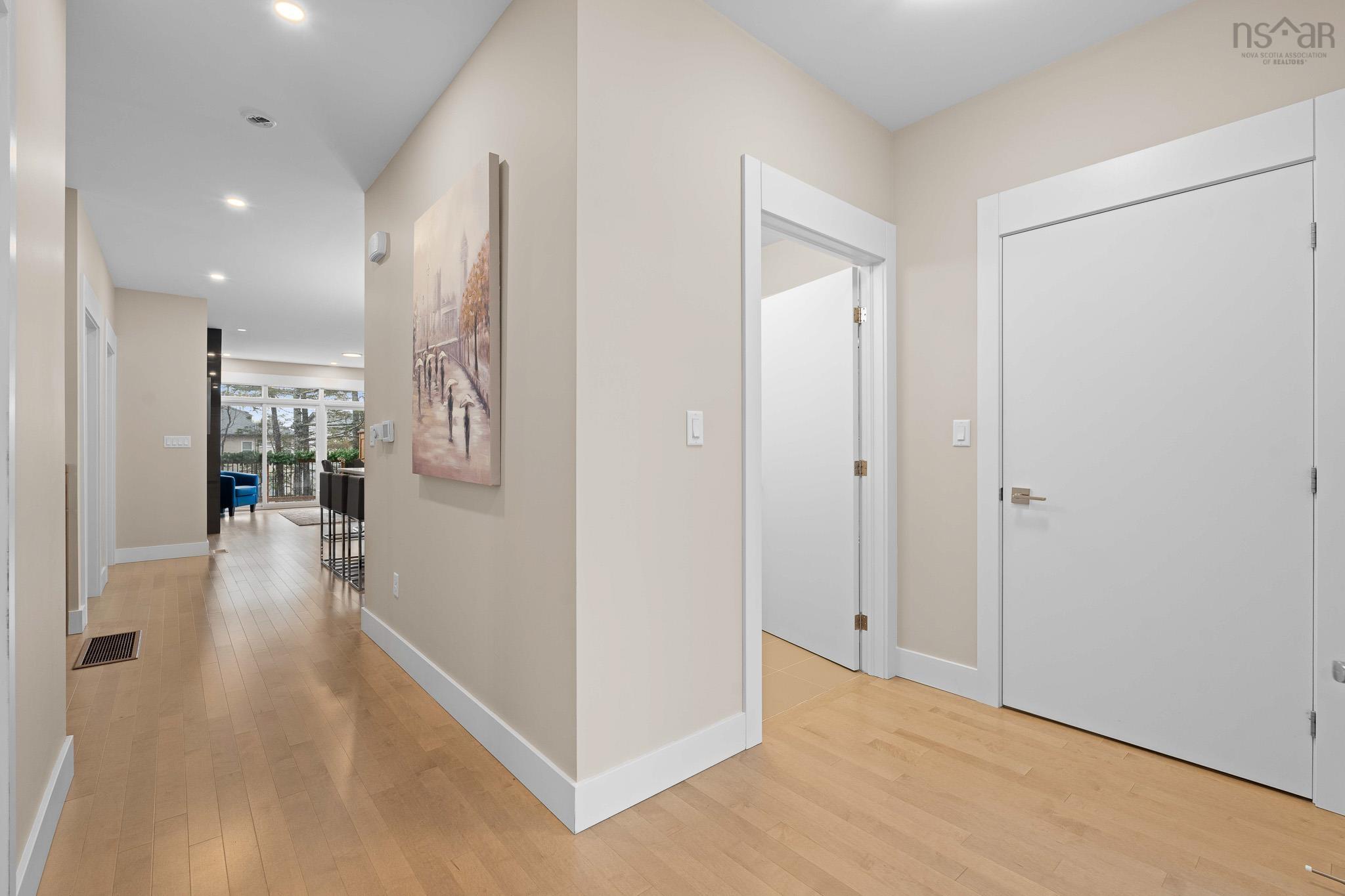 $849,900.00: 14 Helen Creighton Court, Bedford