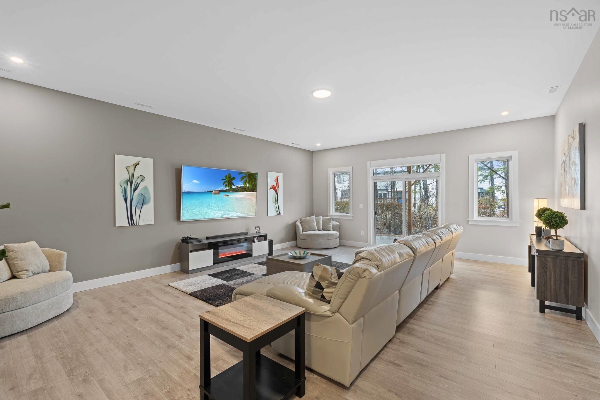 $849,900.00: 14 Helen Creighton Court, Bedford