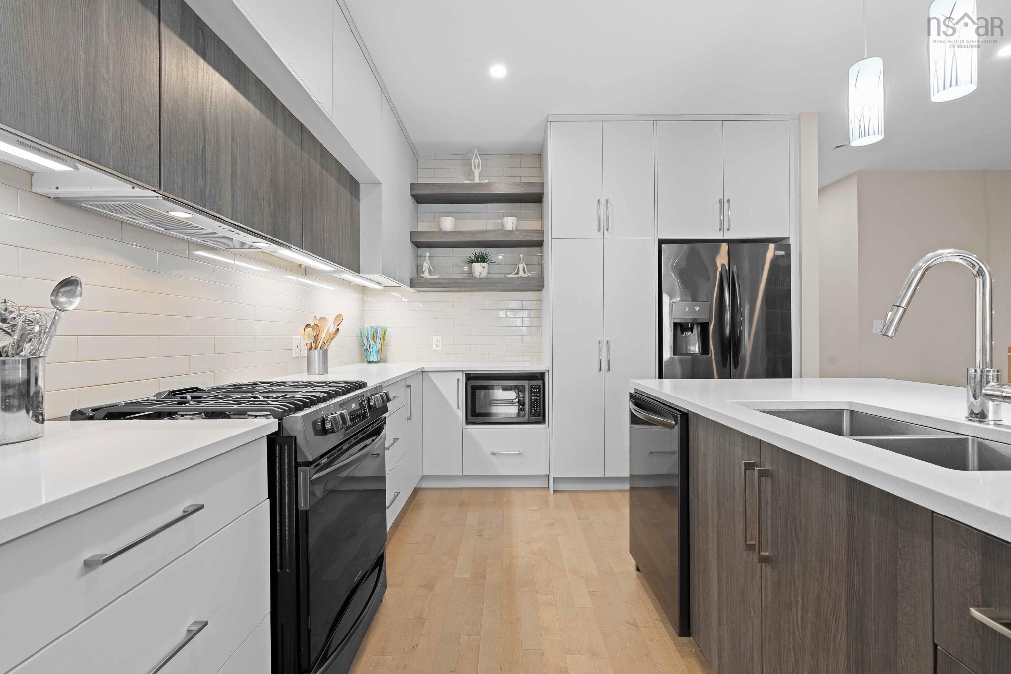 $849,900.00: 14 Helen Creighton Court, Bedford