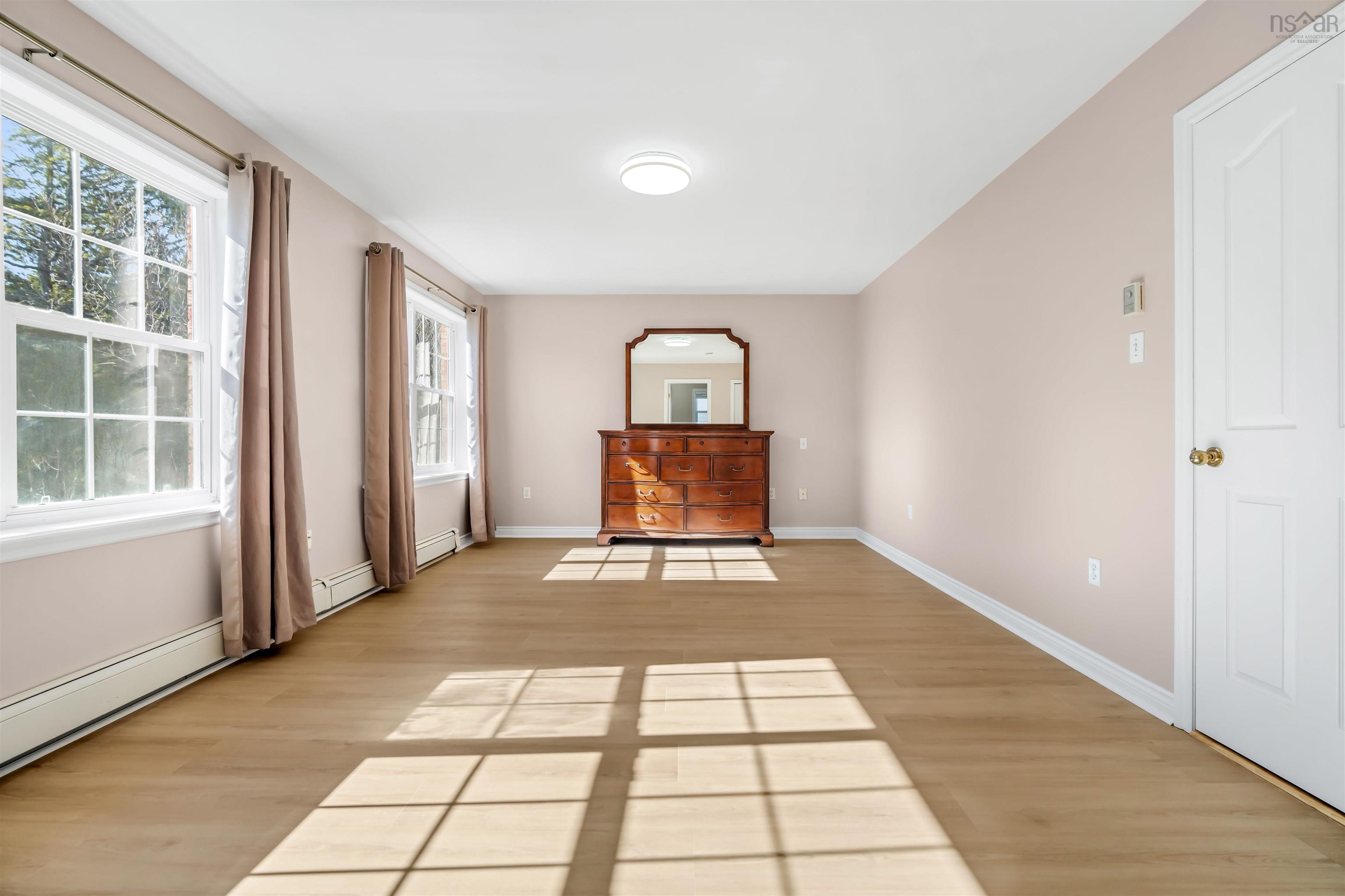 $670,000.00: 6 Binnacle Court, Bedford