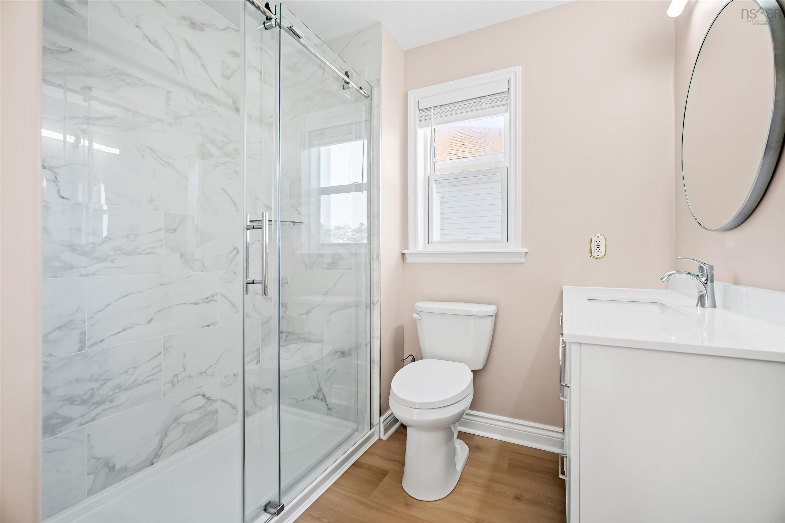 $670,000.00: 6 Binnacle Court, Bedford