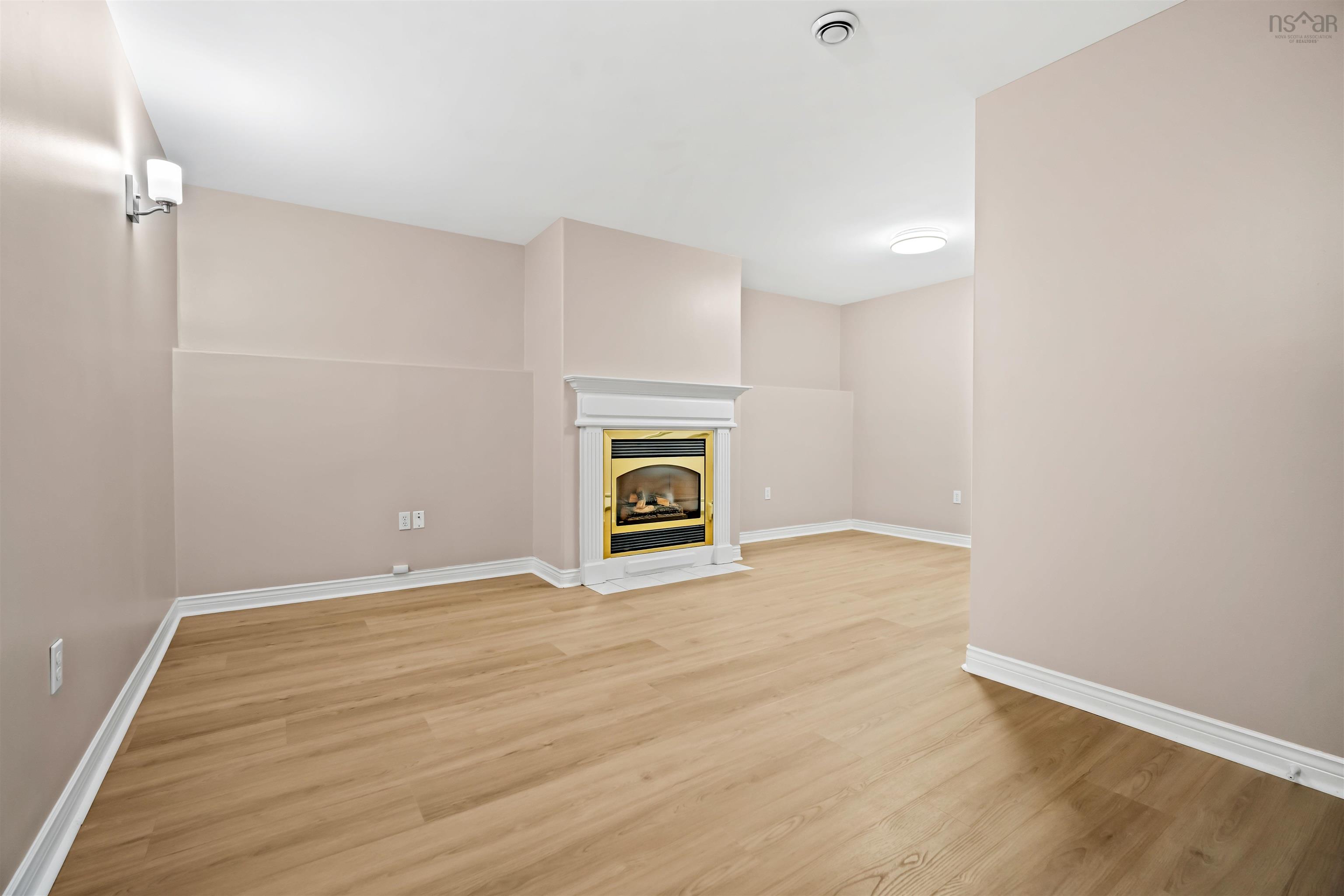 $670,000.00: 6 Binnacle Court, Bedford