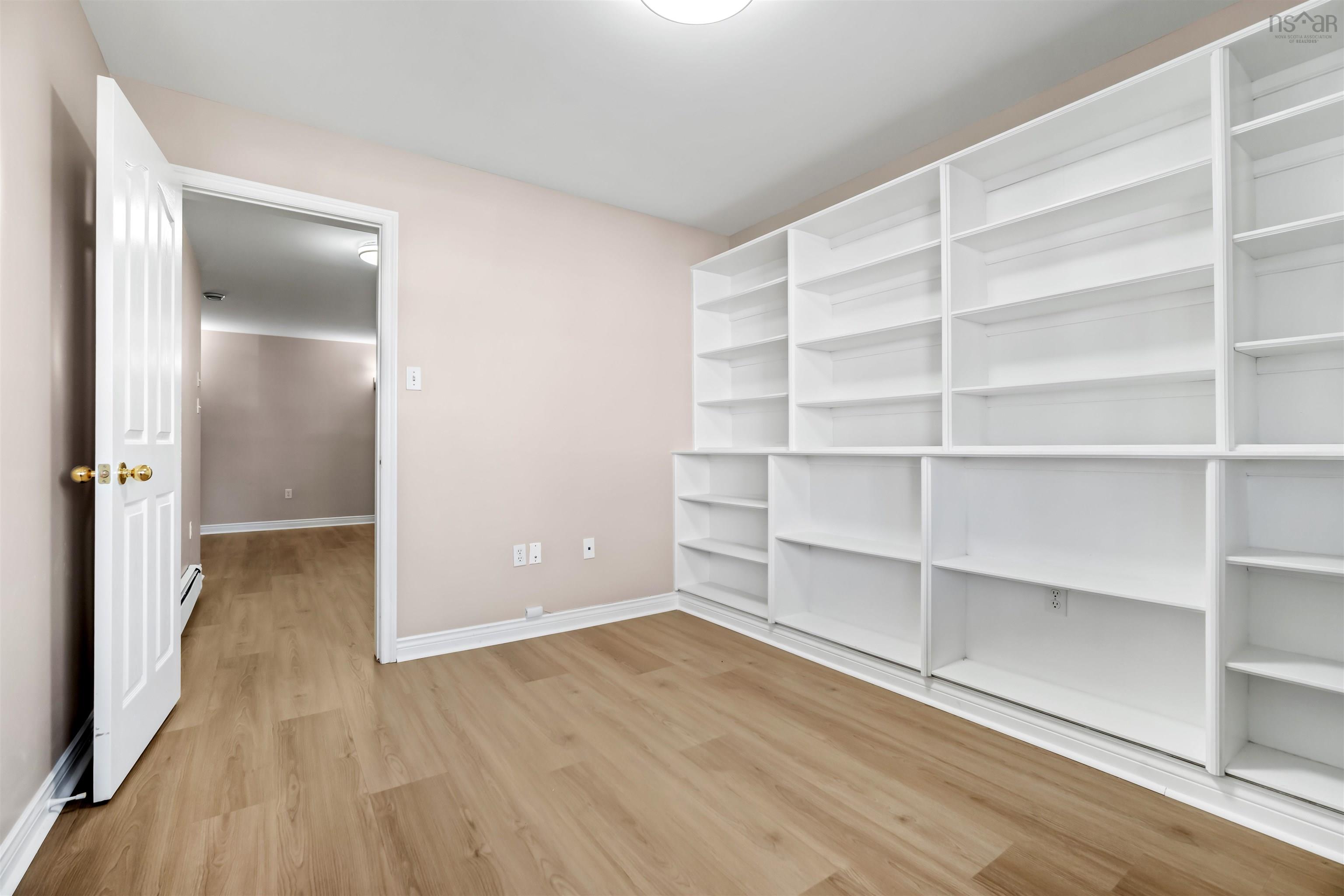 $670,000.00: 6 Binnacle Court, Bedford