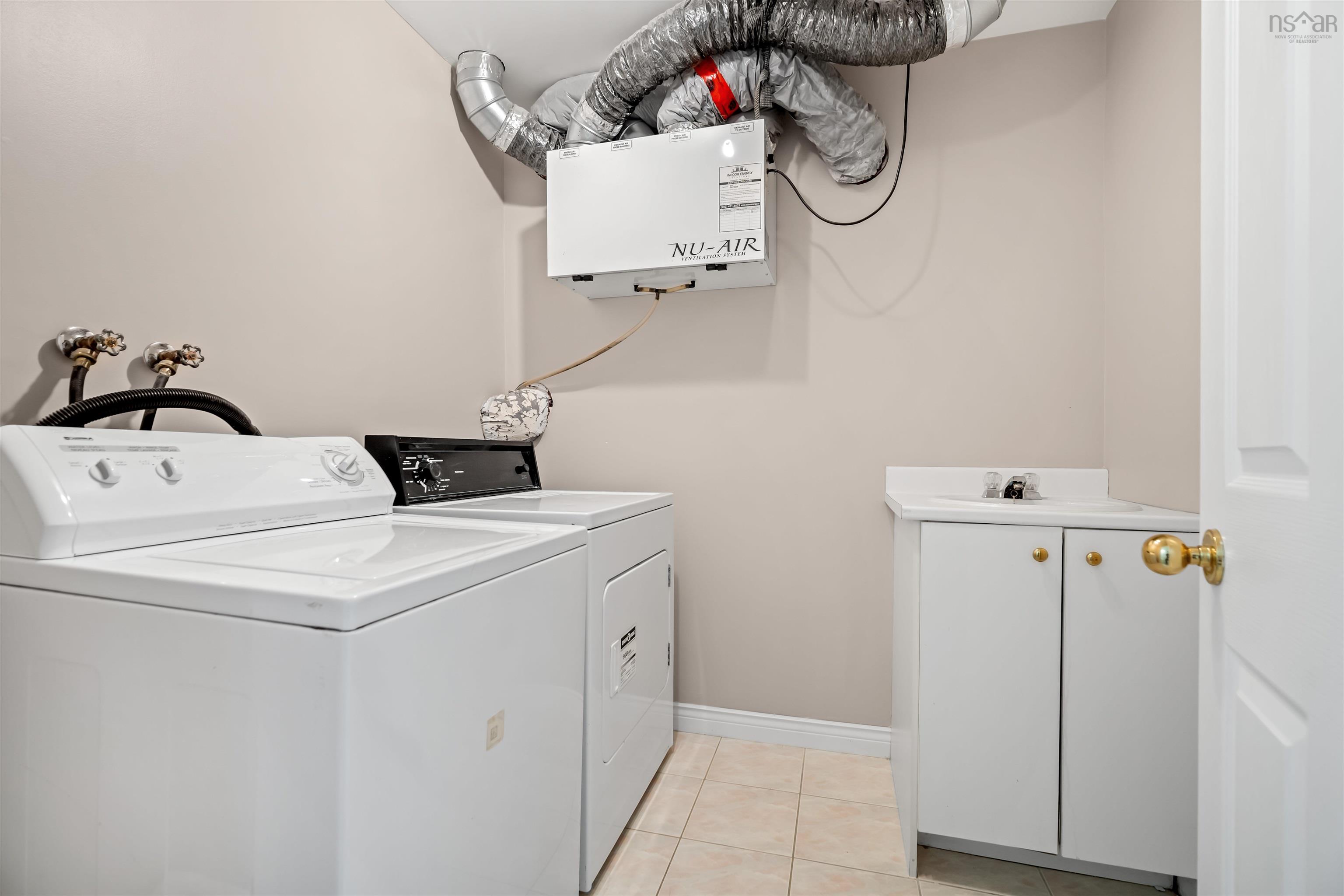 $670,000.00: 6 Binnacle Court, Bedford