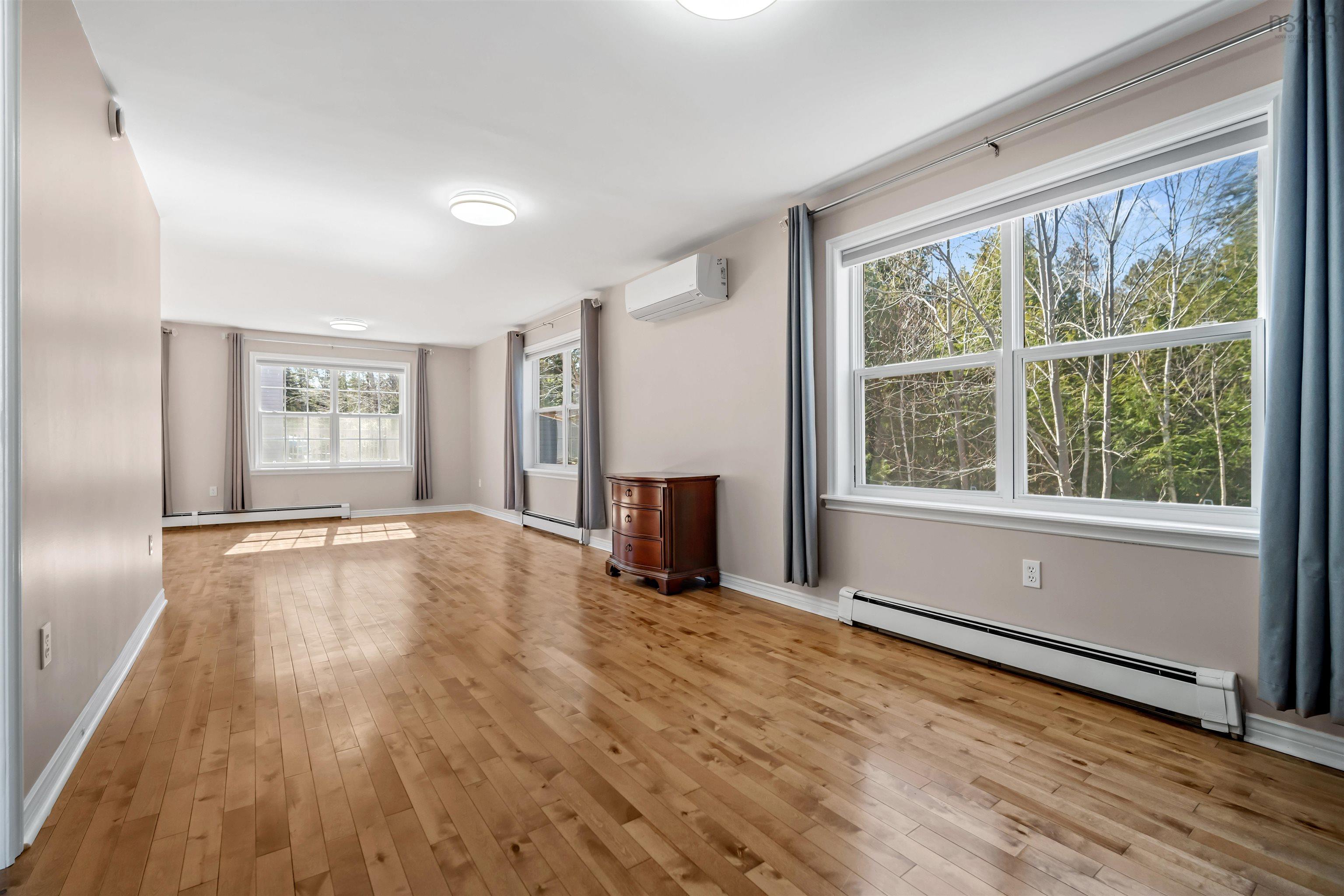 $670,000.00: 6 Binnacle Court, Bedford