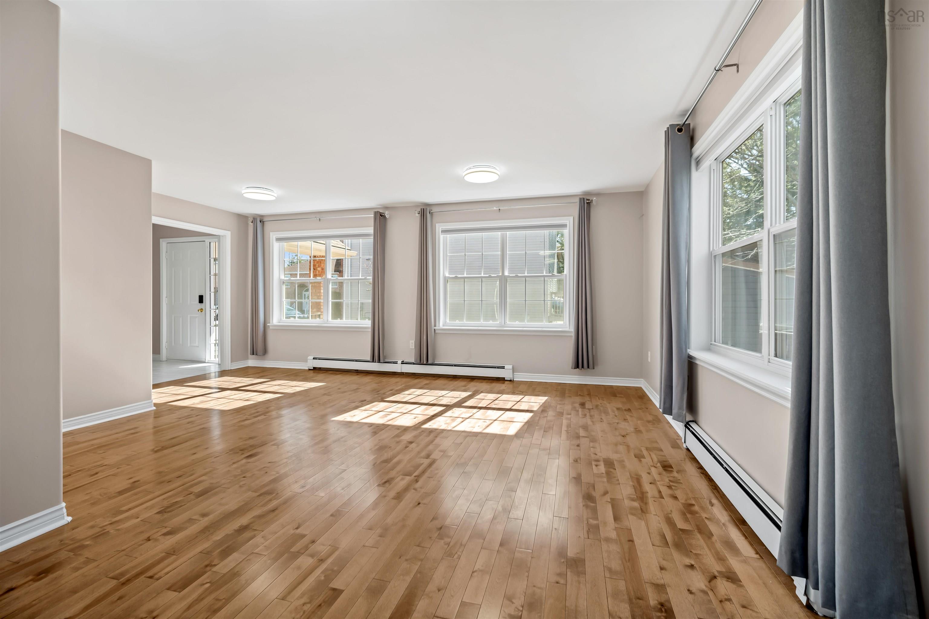 $670,000.00: 6 Binnacle Court, Bedford