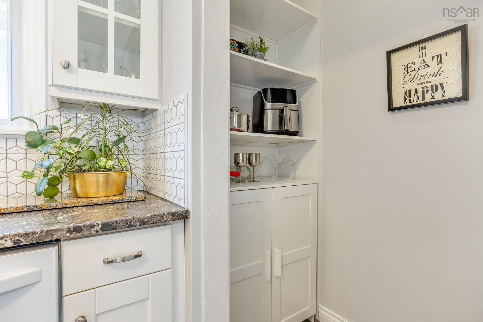 $539,900.00: 56 Ellenvale Avenue, Dartmouth