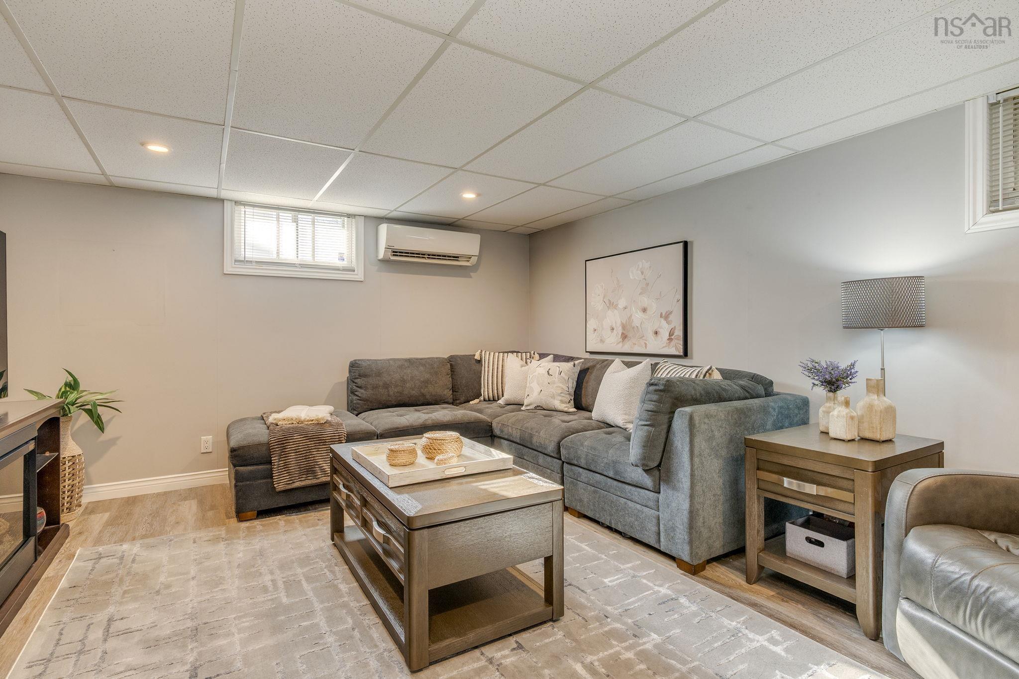 $539,900.00: 56 Ellenvale Avenue, Dartmouth